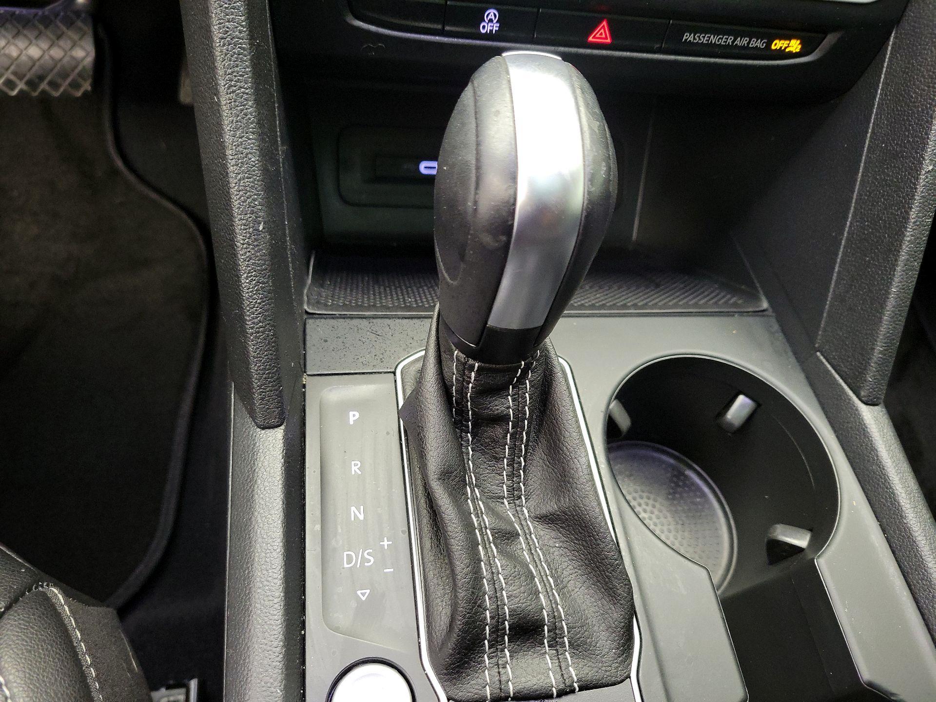 Thumbnail: 2021 Volkswagen Atlas - 16