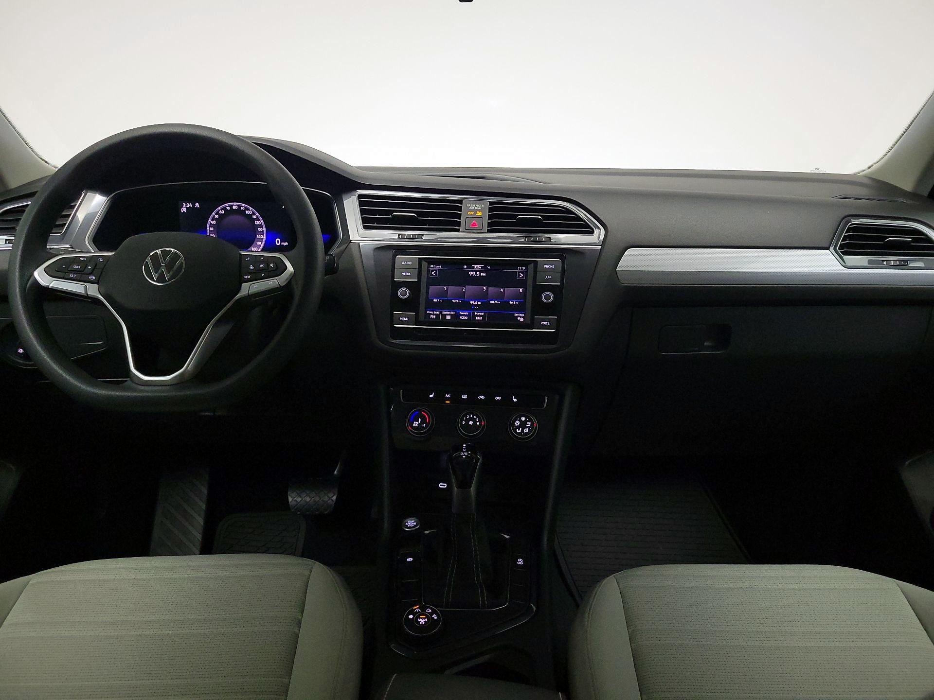 Thumbnail: 2022 Volkswagen Tiguan - 9