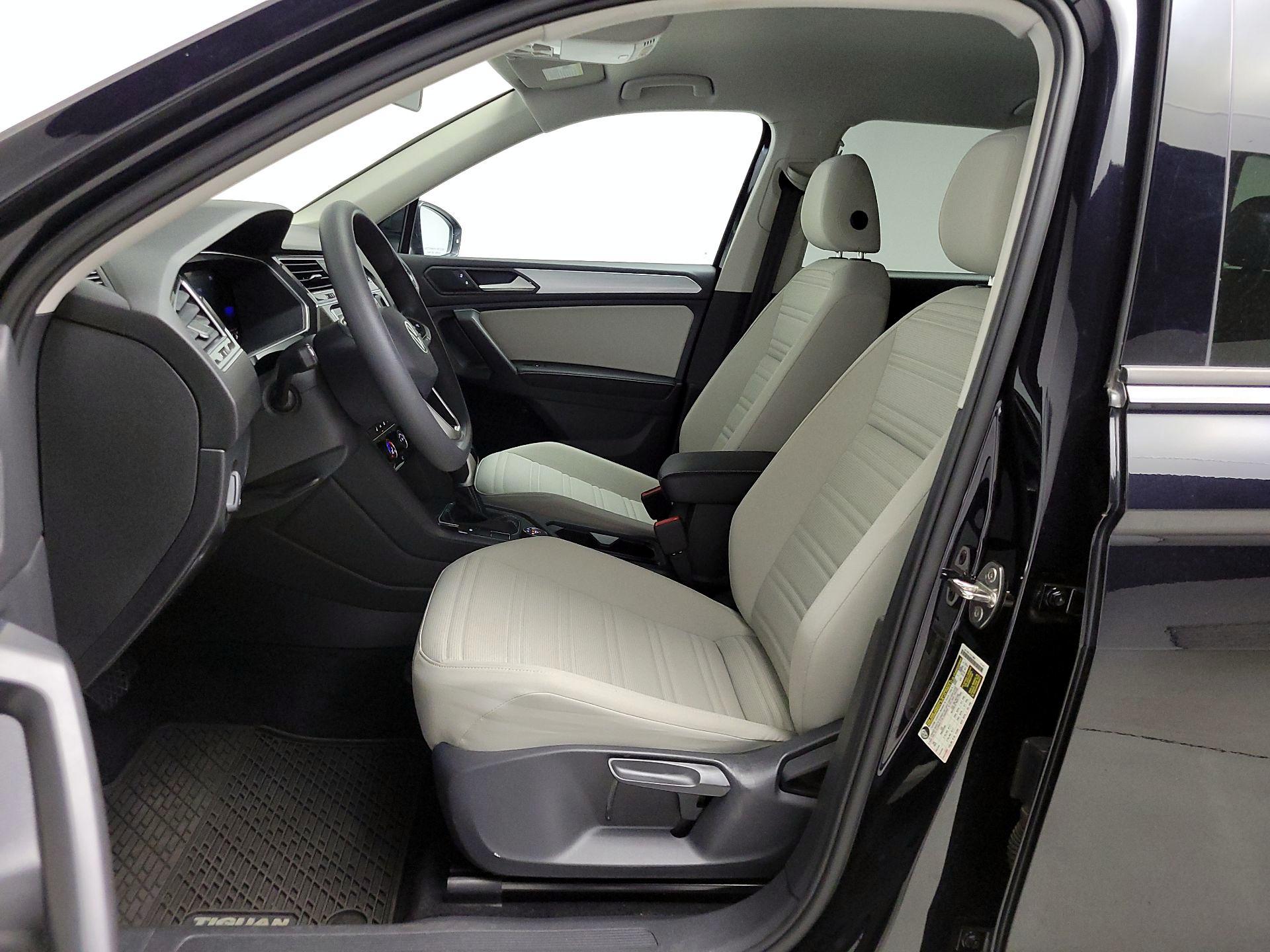 Thumbnail: 2022 Volkswagen Tiguan - 11