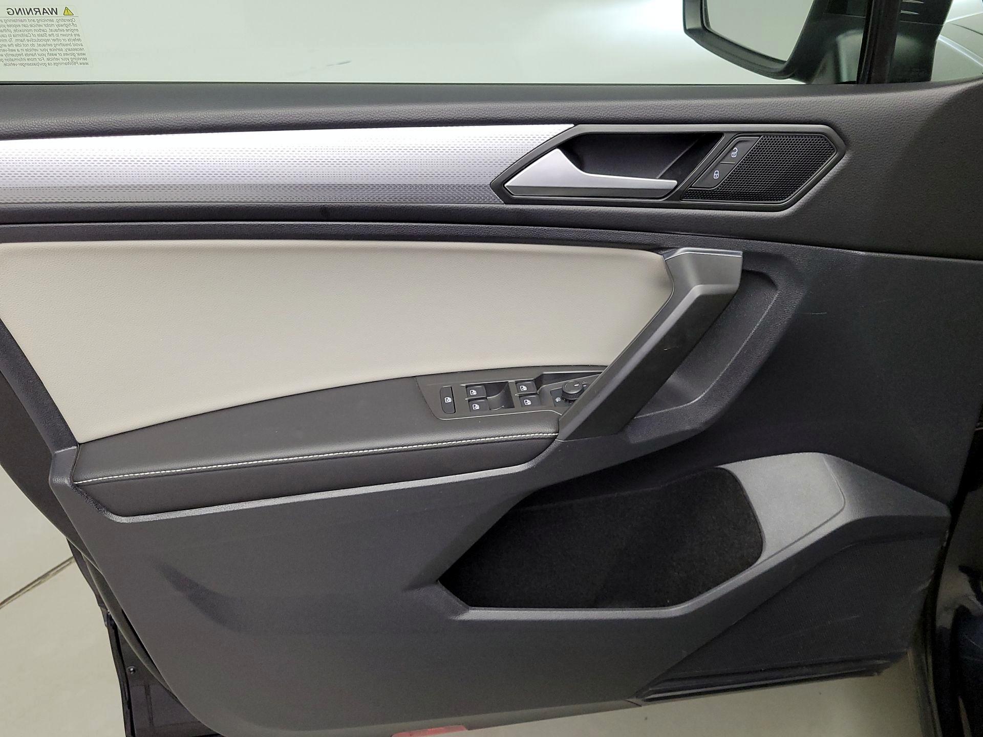 Thumbnail: 2022 Volkswagen Tiguan - 12