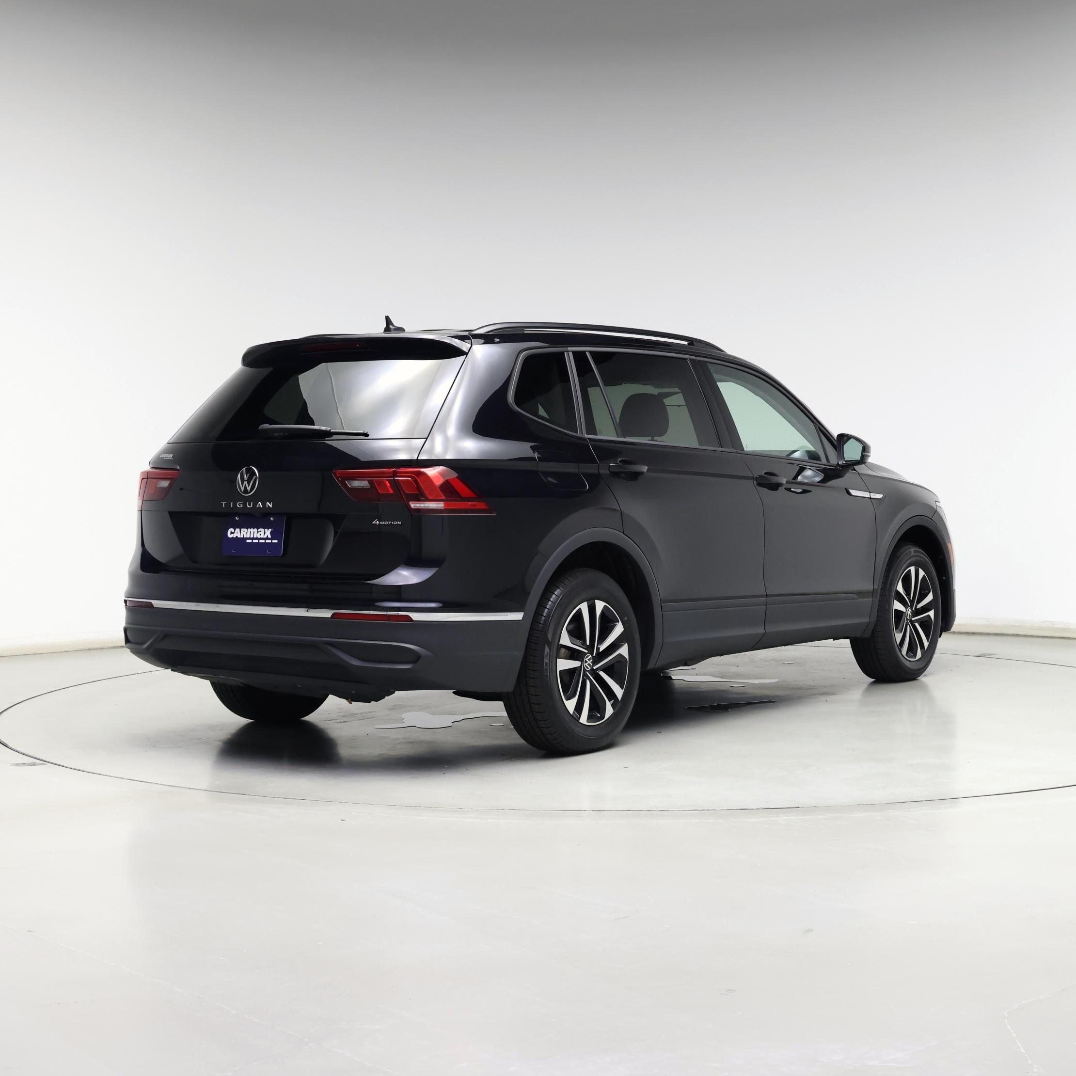 Thumbnail: 2022 Volkswagen Tiguan - 8