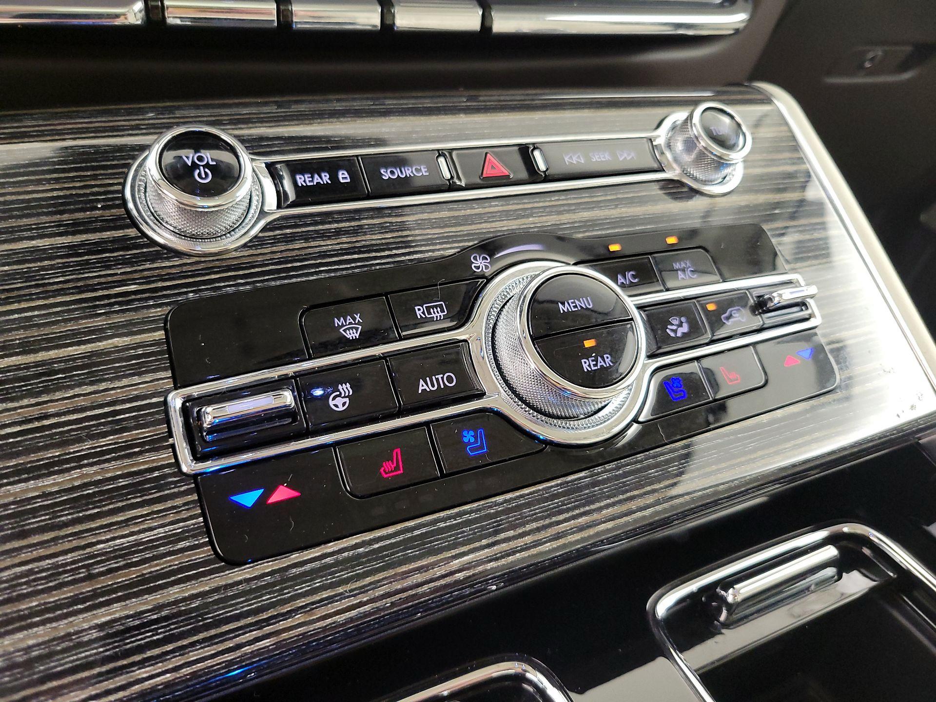 Thumbnail: 2023 Lincoln Aviator - 17
