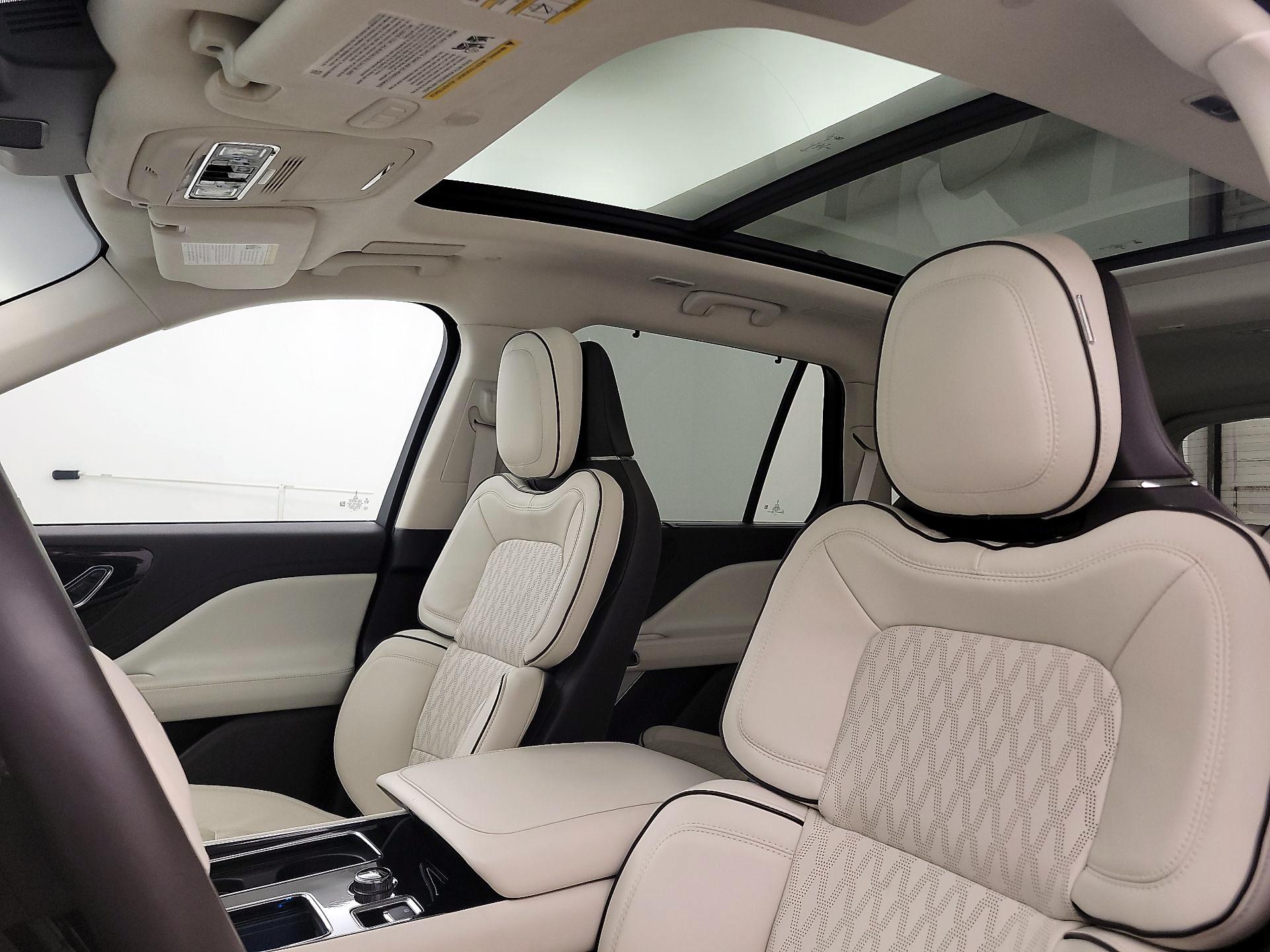 Thumbnail: 2023 Lincoln Aviator - 20