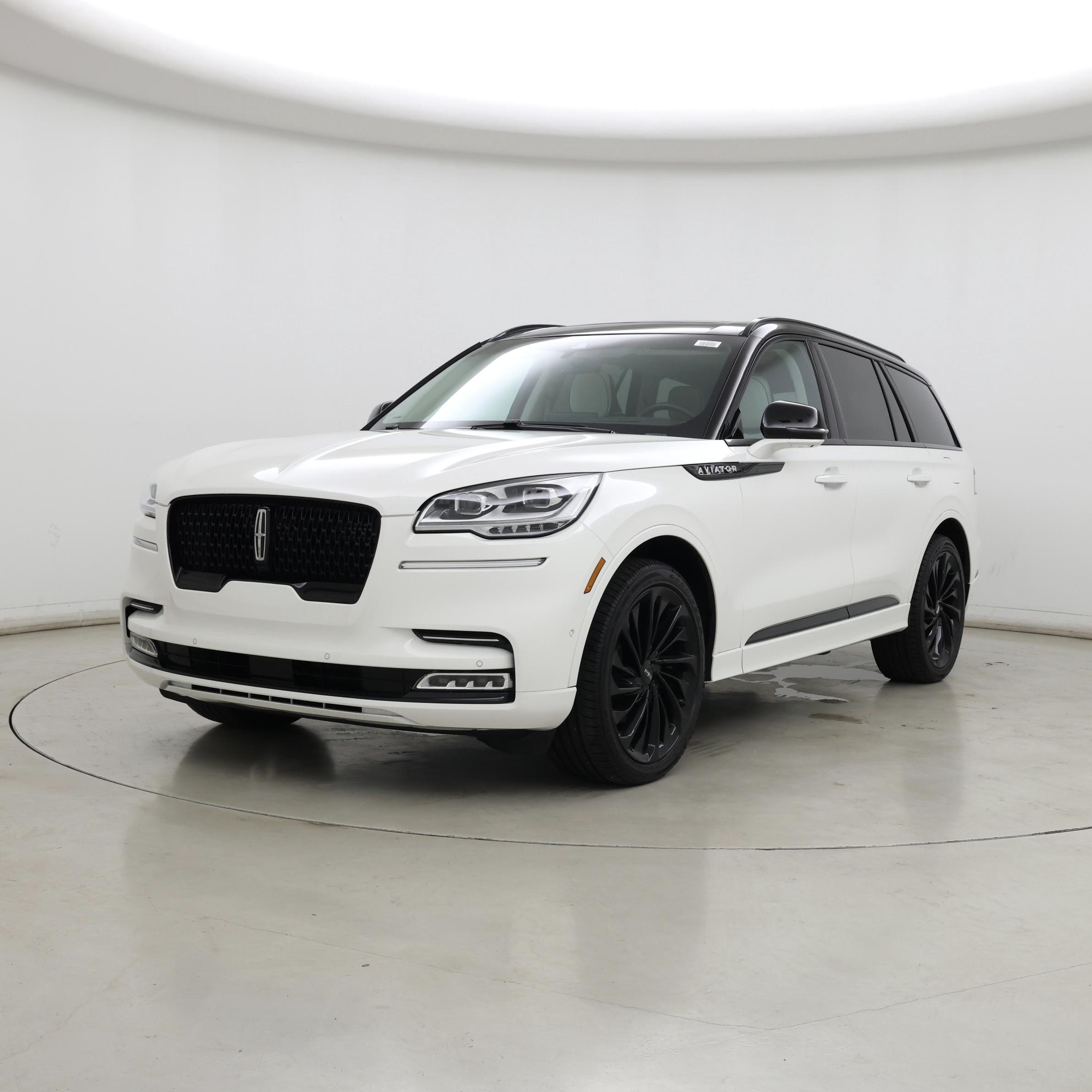 Thumbnail: 2023 Lincoln Aviator - 4