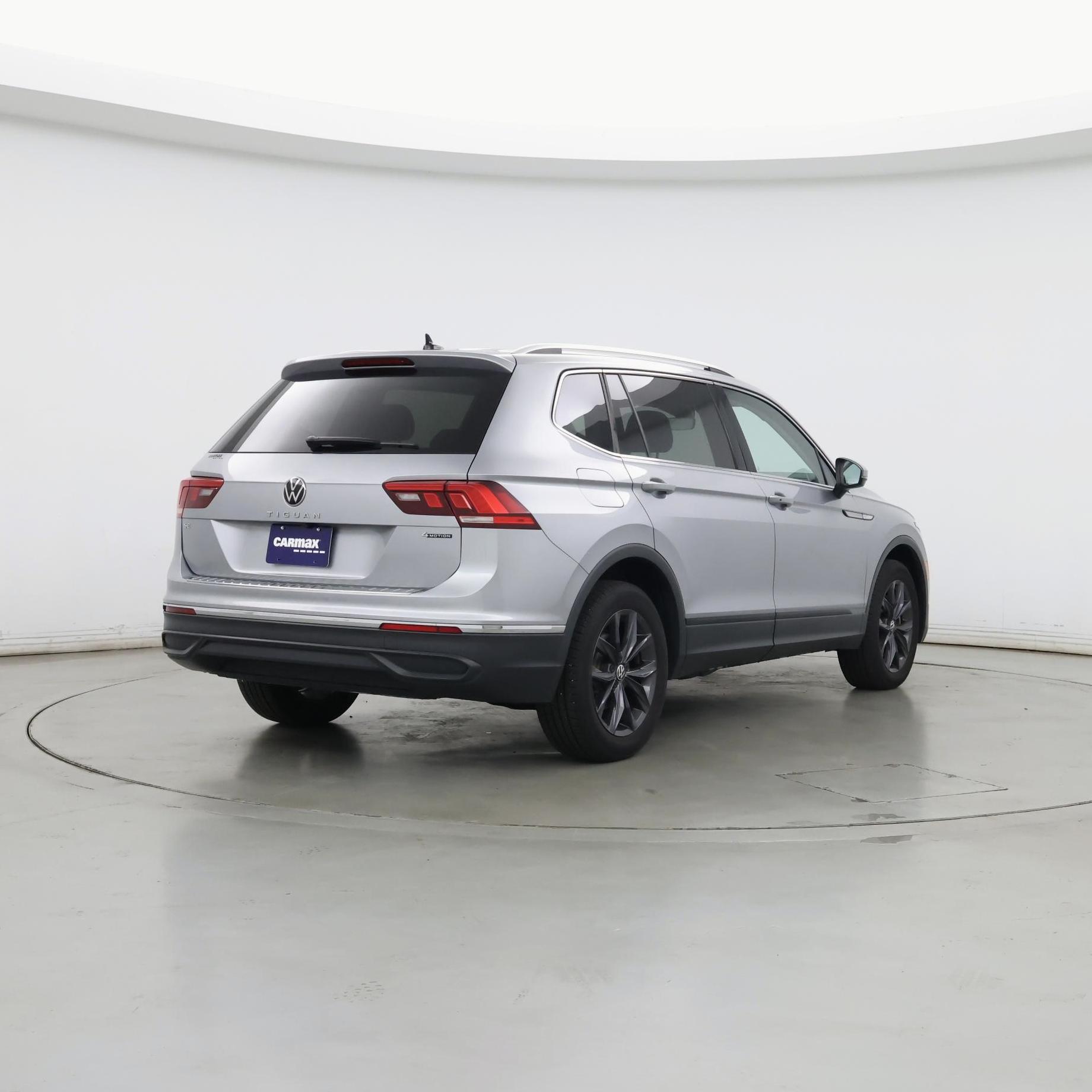 Thumbnail: 2022 Volkswagen Tiguan - 8
