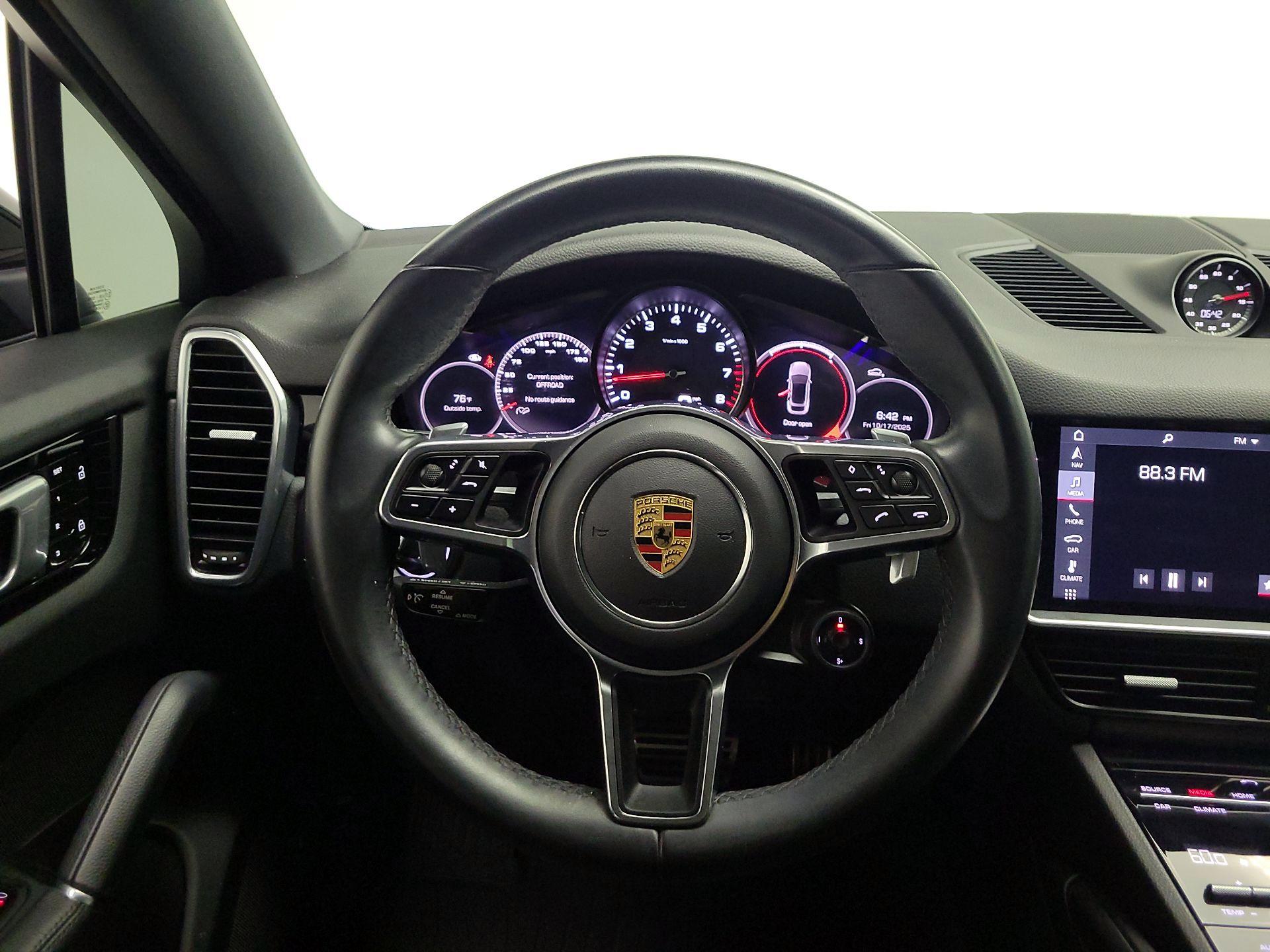 Thumbnail: 2020 Porsche Cayenne - 10