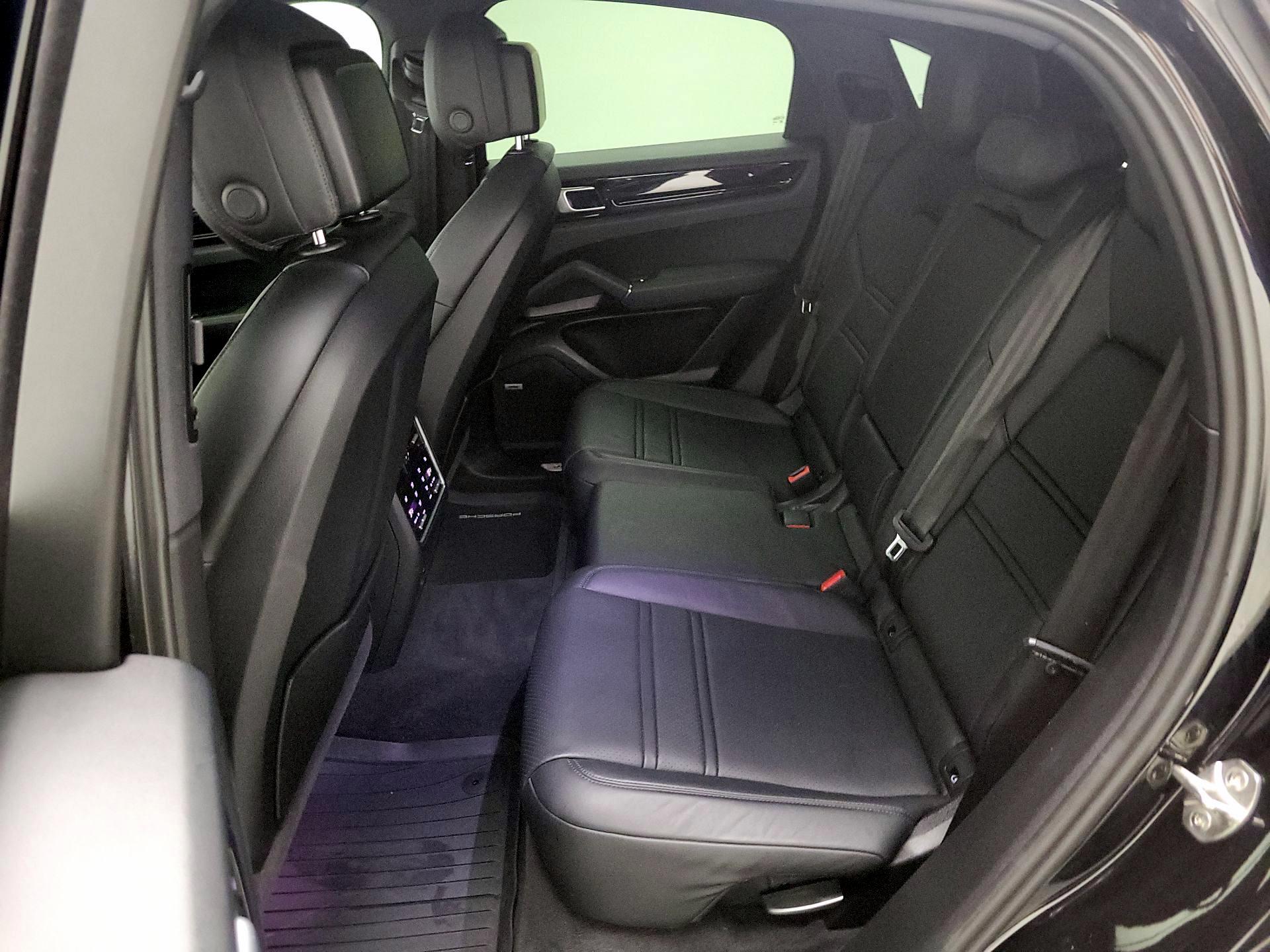 Thumbnail: 2020 Porsche Cayenne - 19