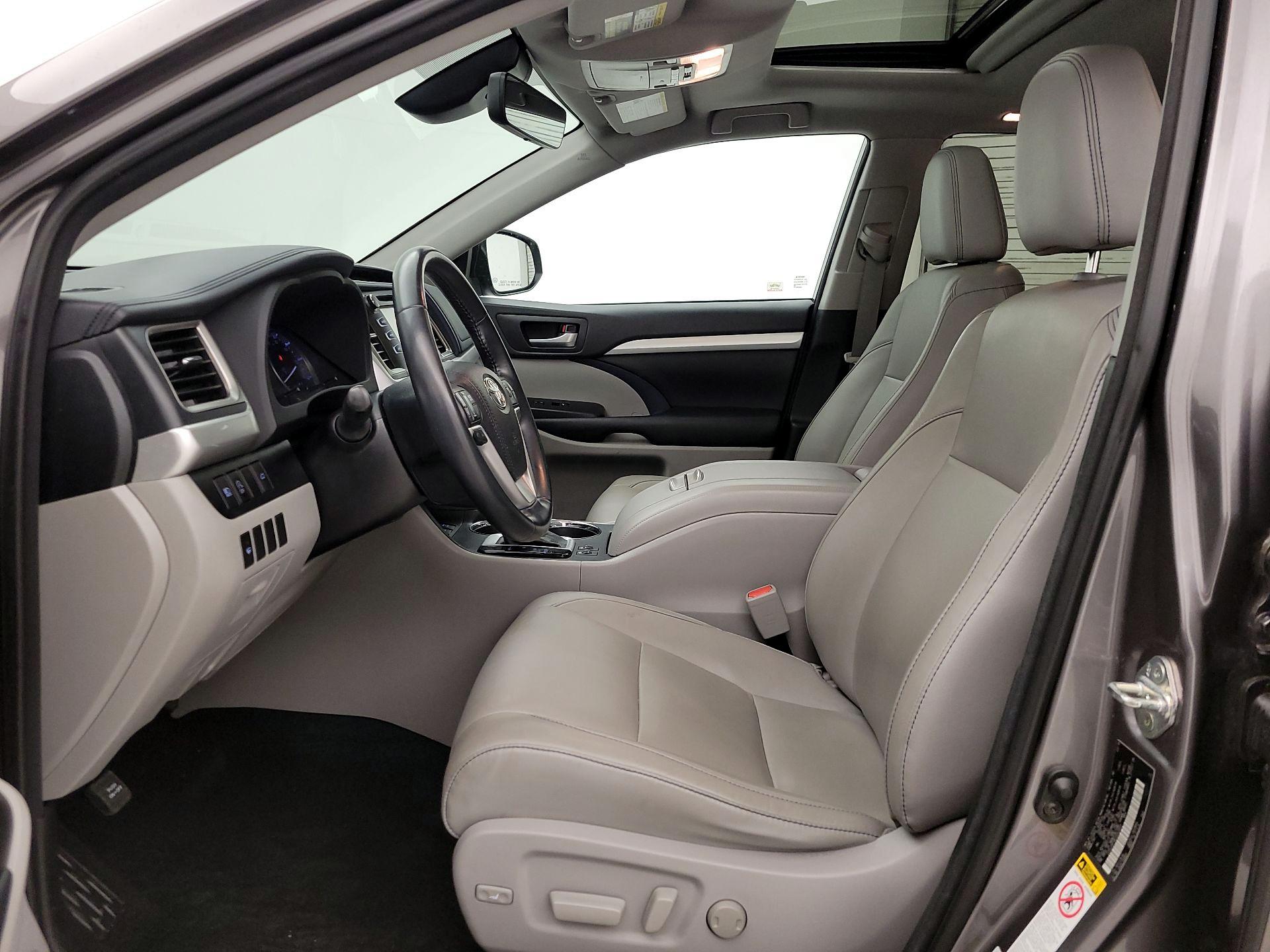 Thumbnail: 2018 Toyota Highlander - 11