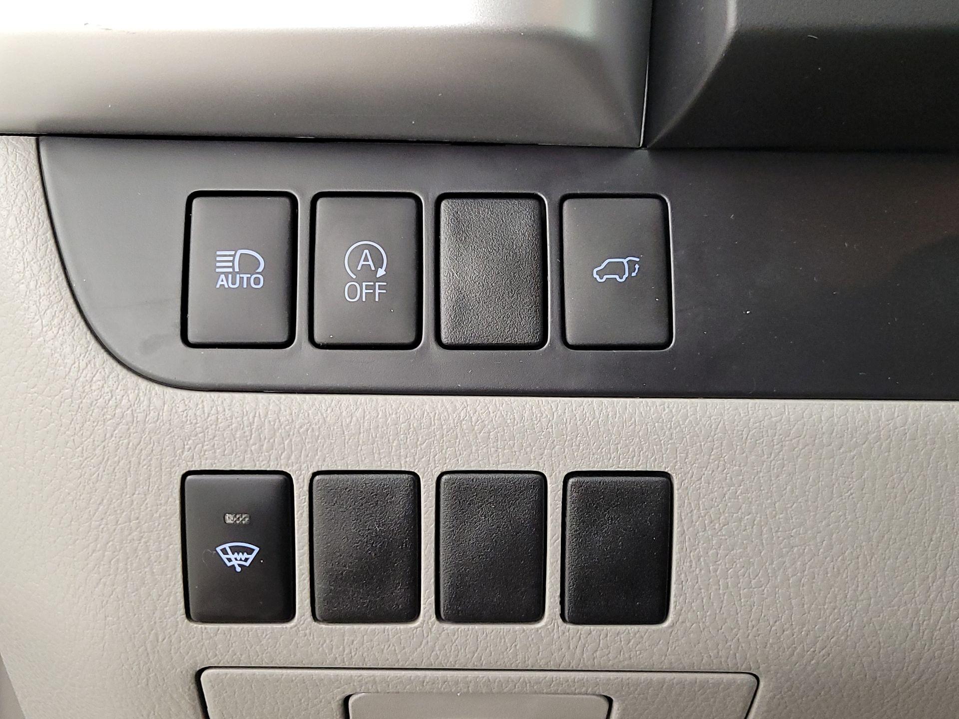 Thumbnail: 2018 Toyota Highlander - 13