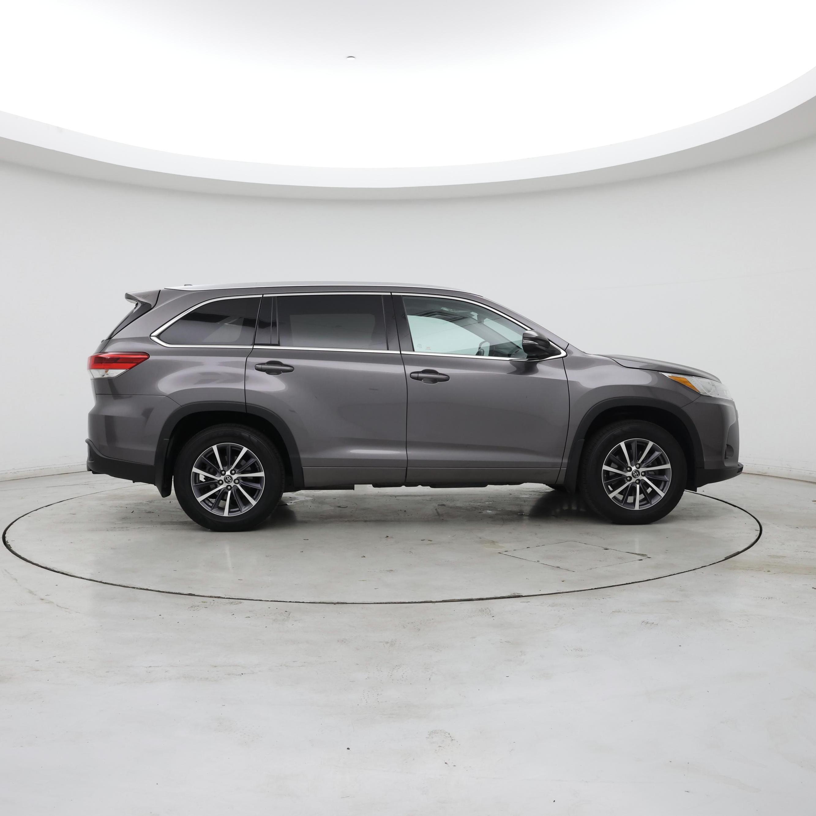Thumbnail: 2018 Toyota Highlander - 7