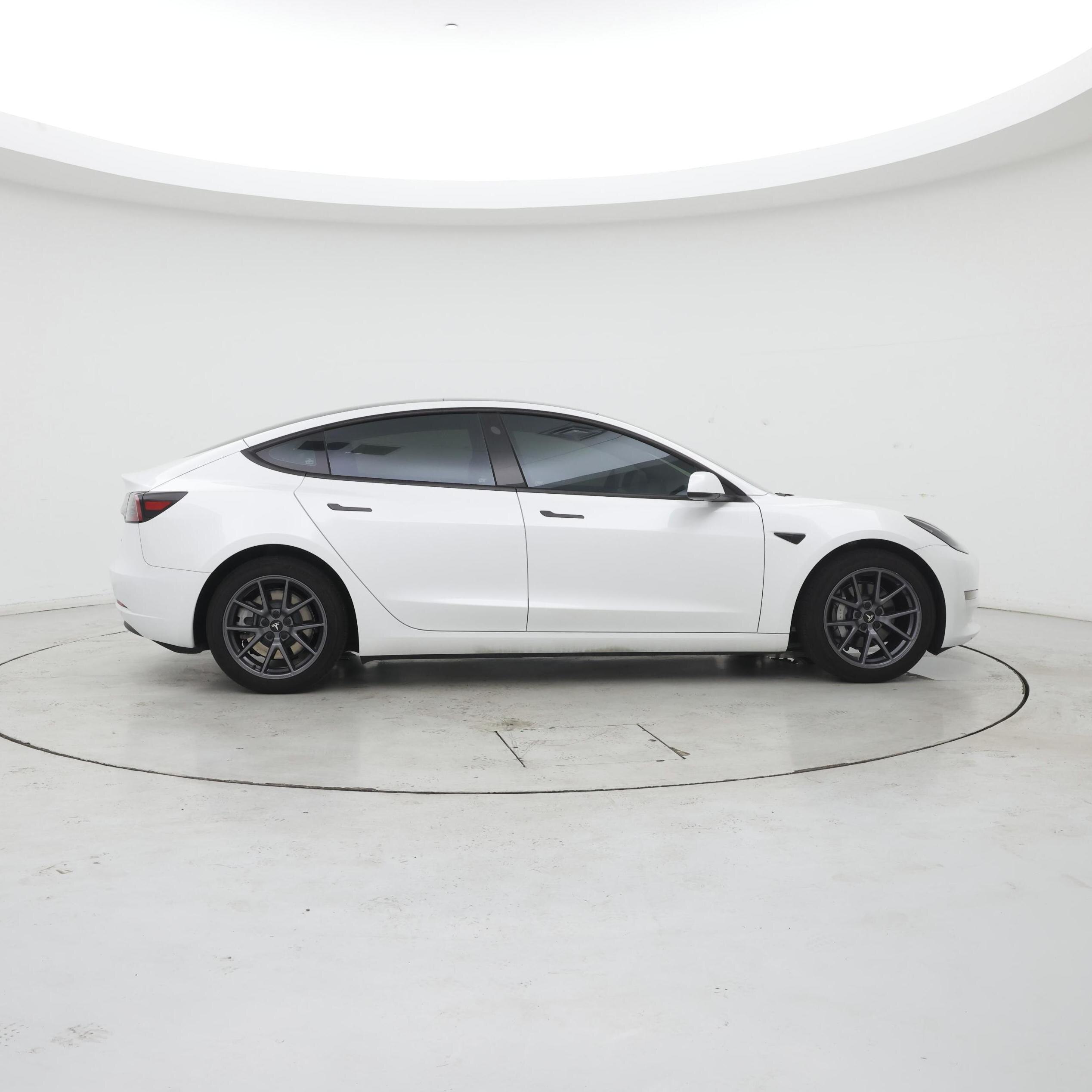 Thumbnail: 2023 Tesla Model 3 - 7