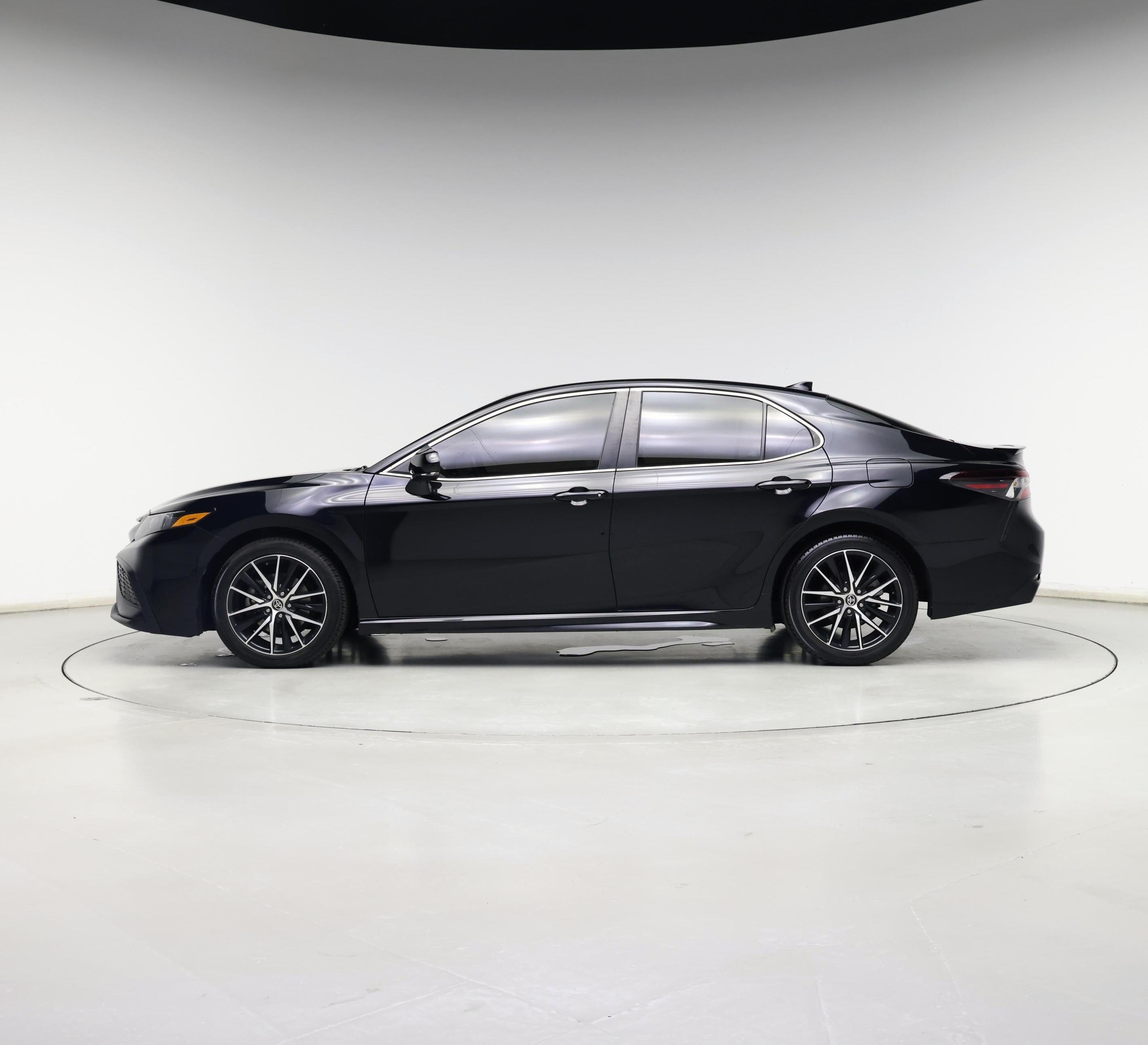 Thumbnail: 2022 Toyota Camry - 3
