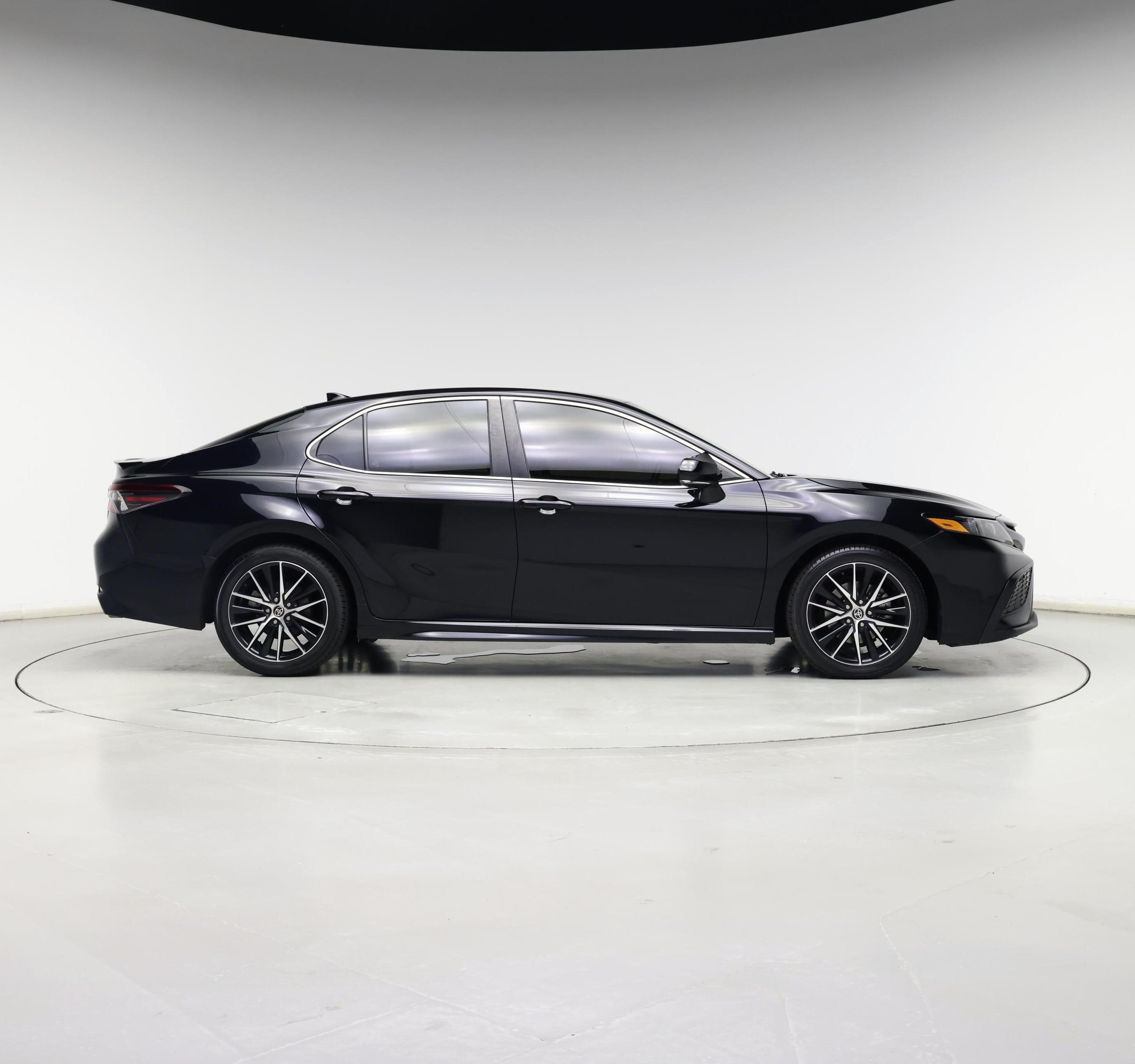 Thumbnail: 2022 Toyota Camry - 7