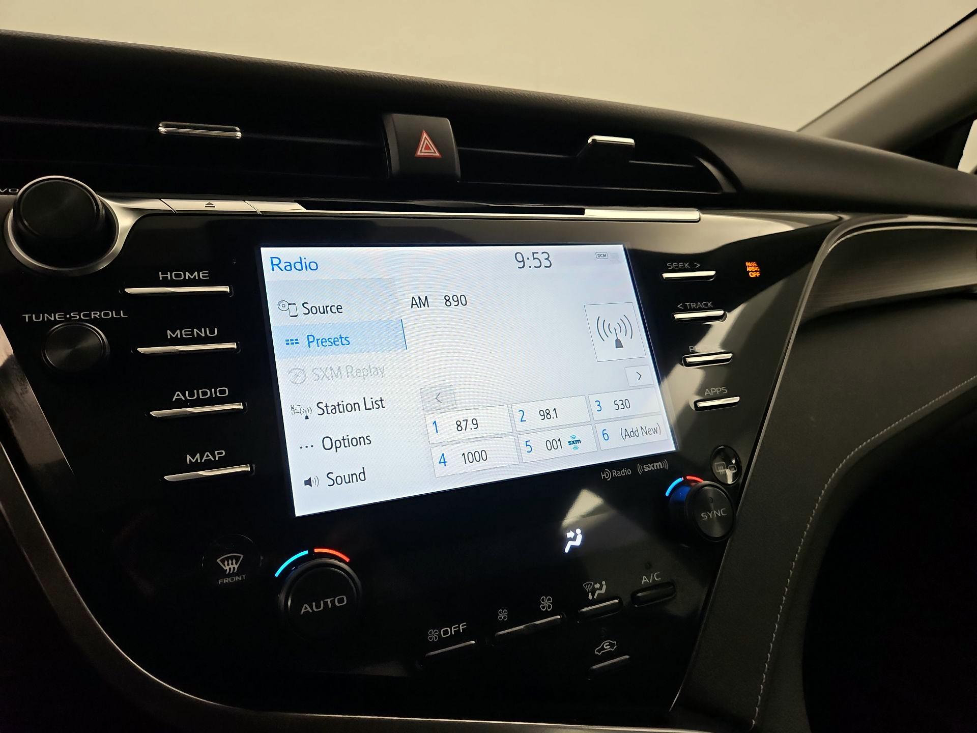 Thumbnail: 2019 Toyota Camry - 15
