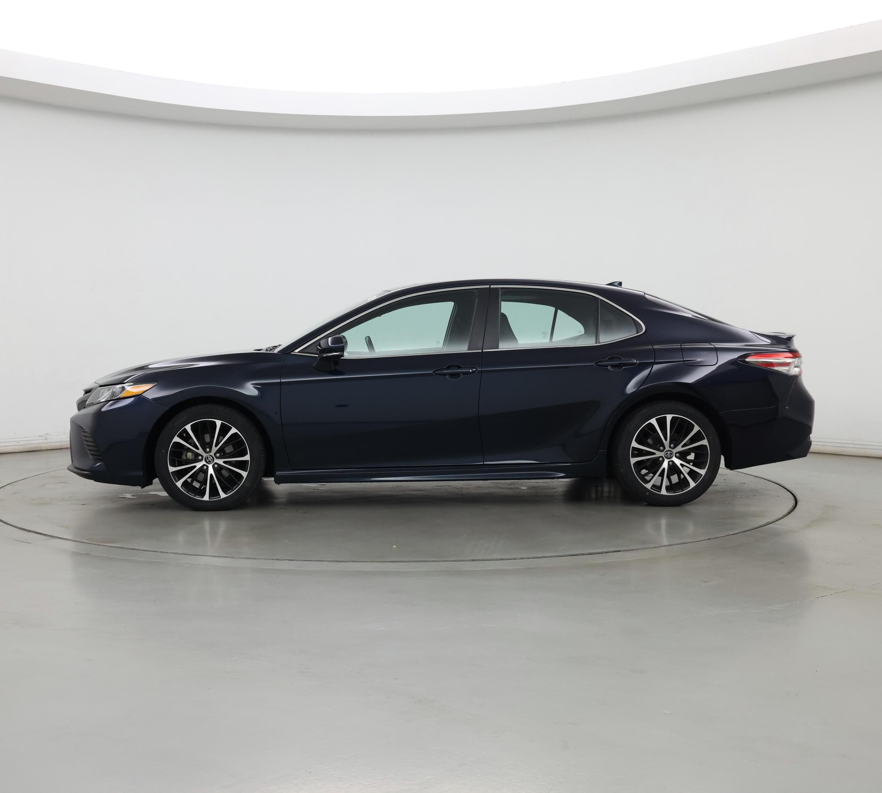 Thumbnail: 2019 Toyota Camry - 3