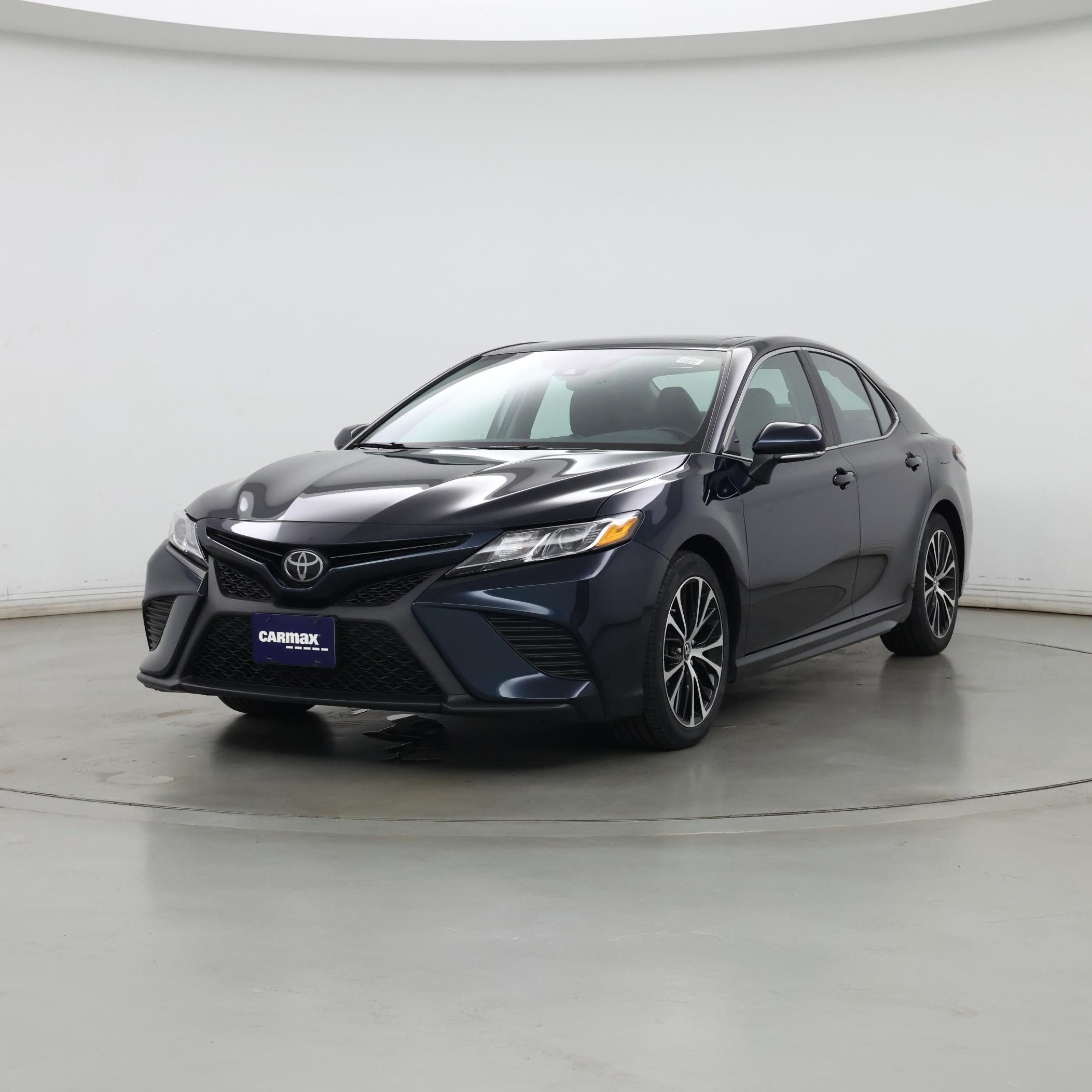 Thumbnail: 2019 Toyota Camry - 4