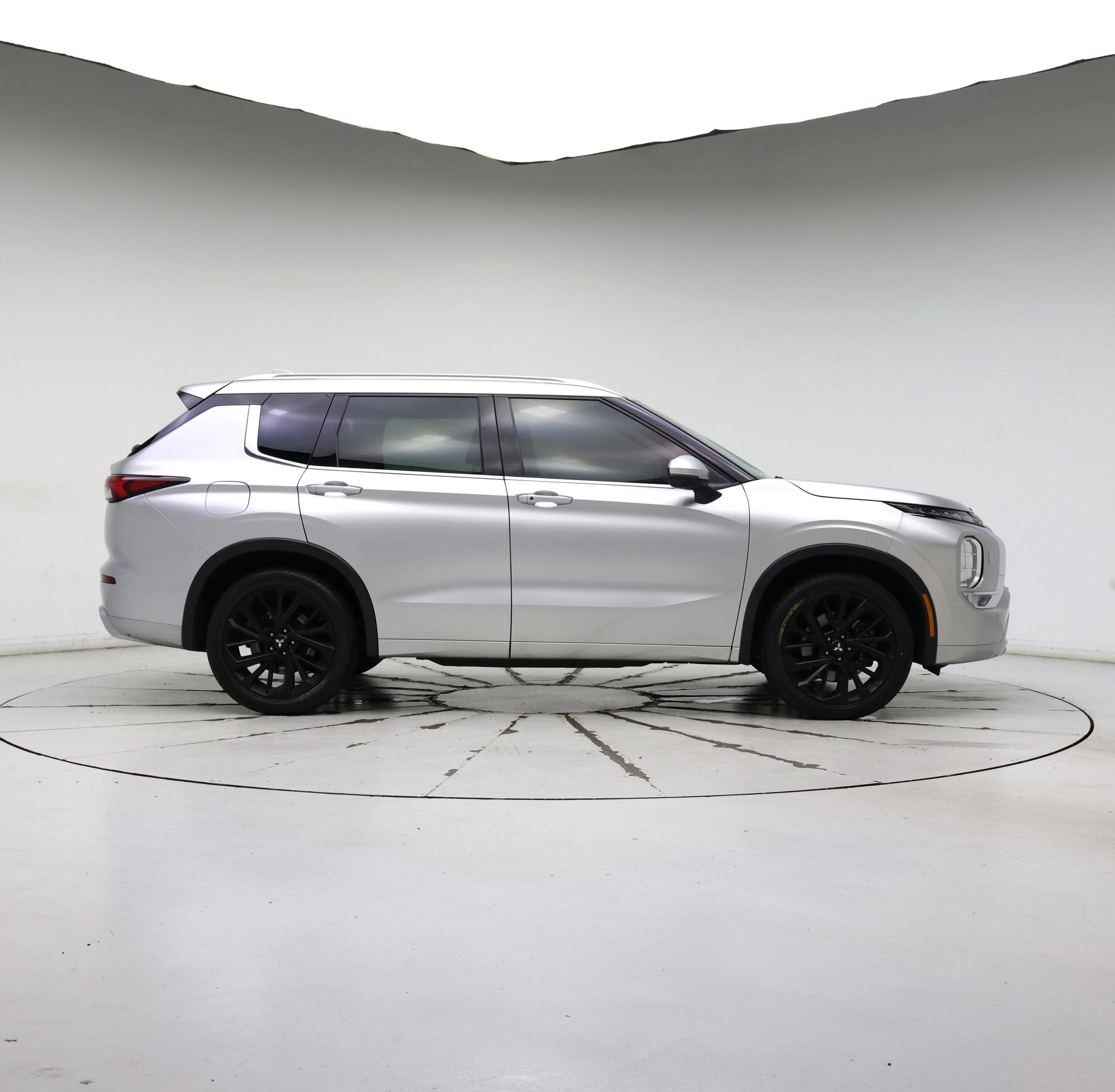 Thumbnail: 2022 Mitsubishi Outlander - 7