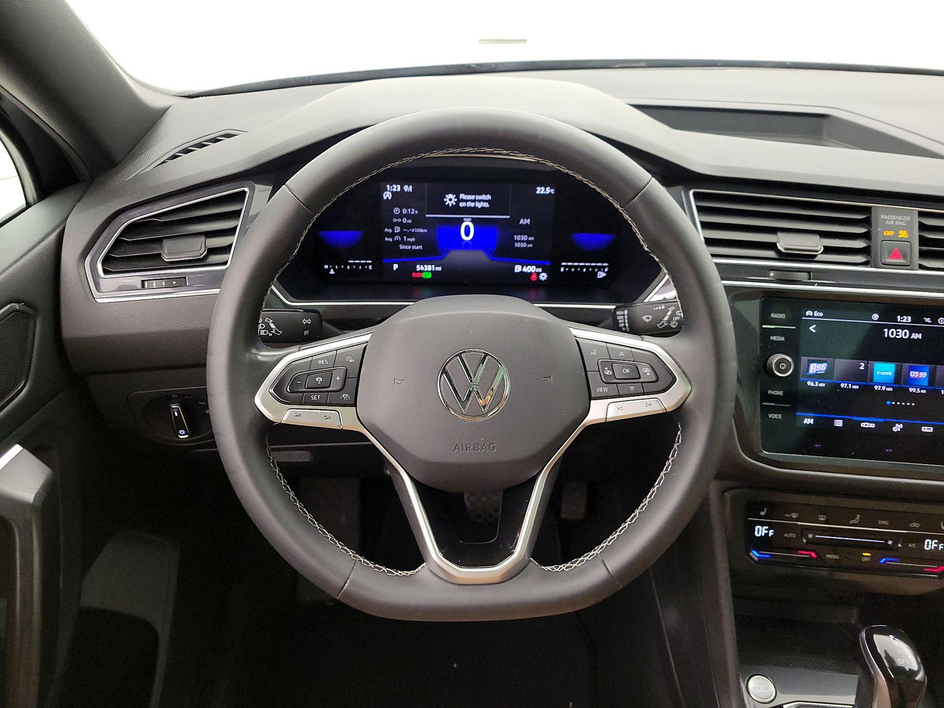 Thumbnail: 2022 Volkswagen Tiguan - 10