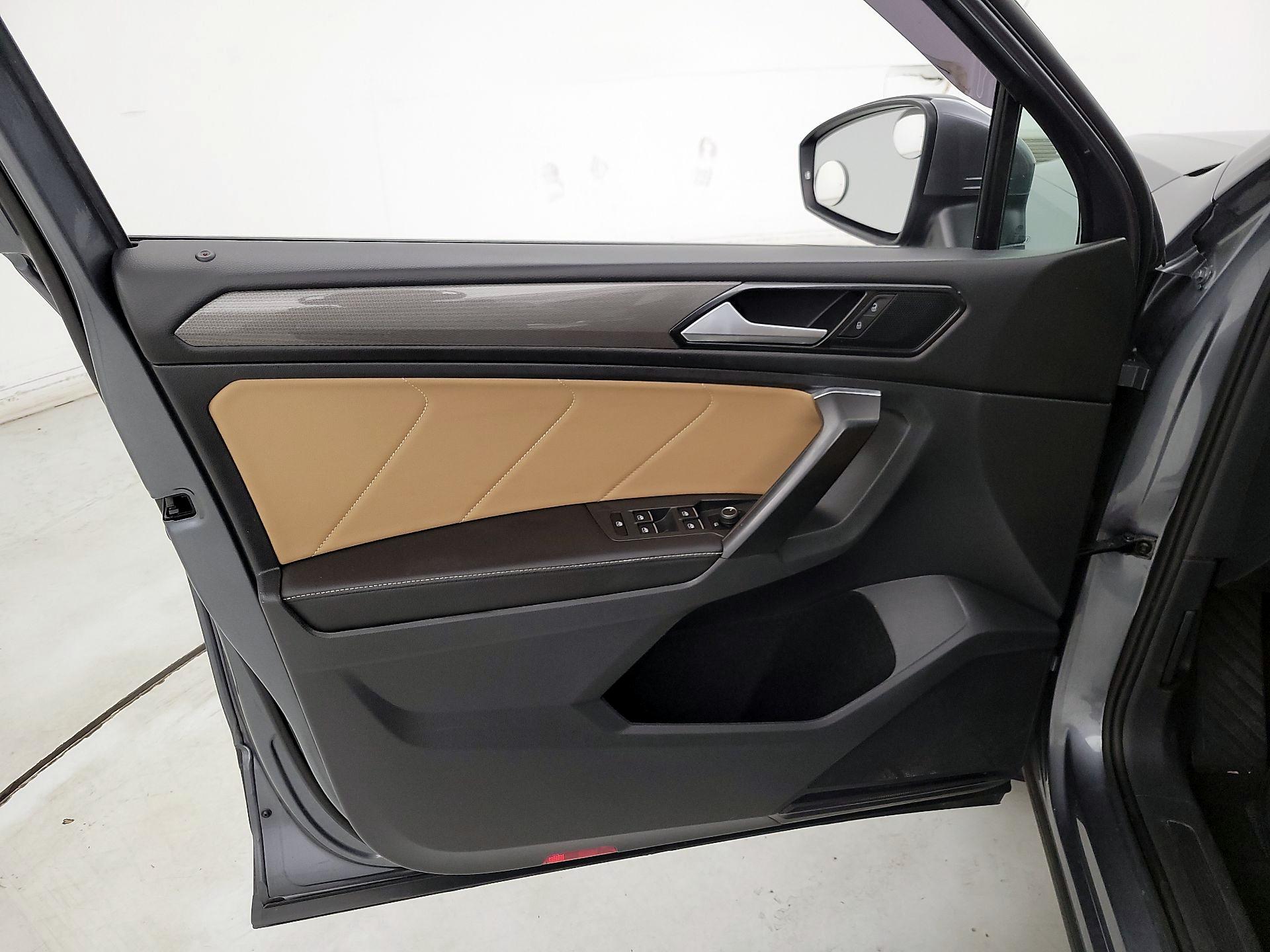 Thumbnail: 2022 Volkswagen Tiguan - 12