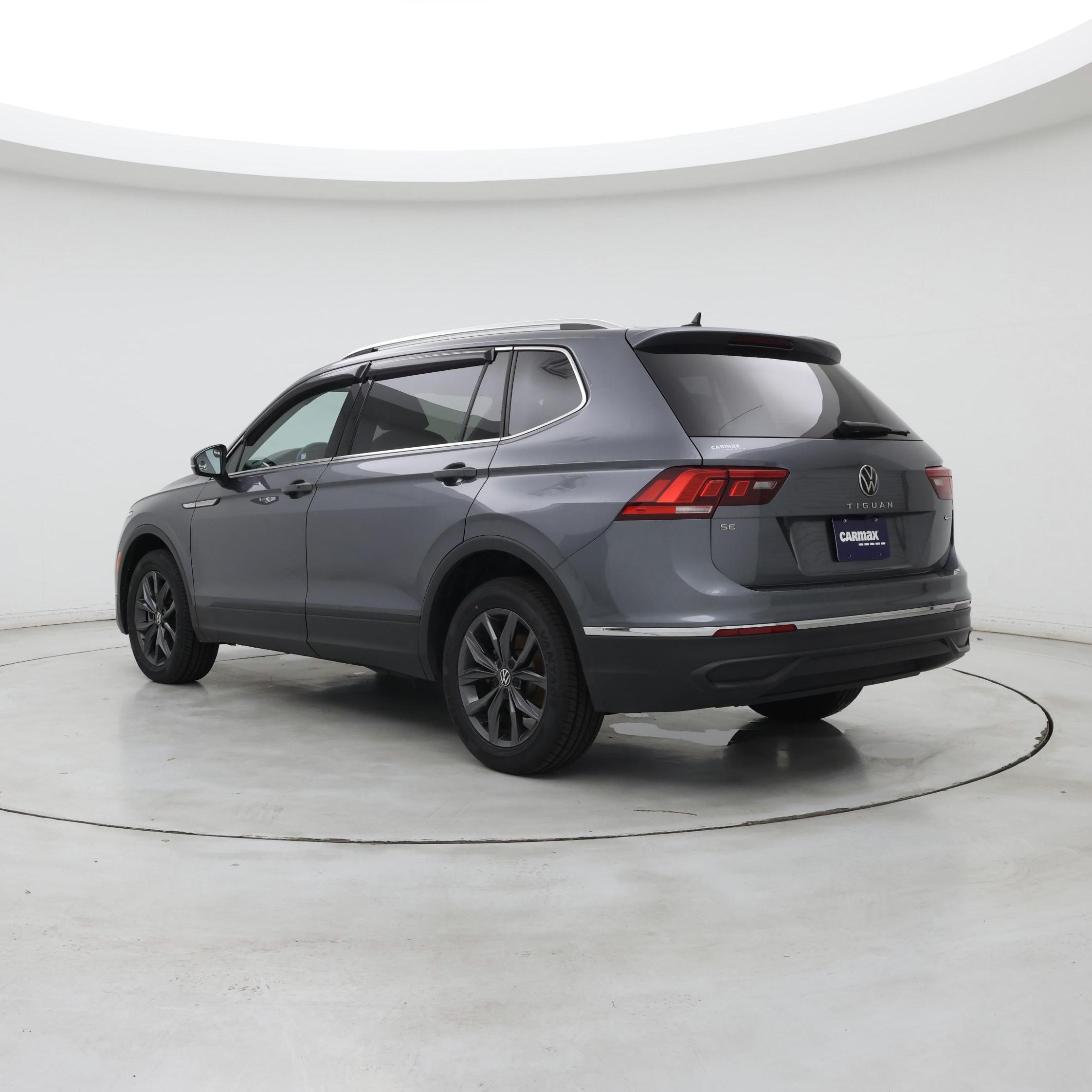 Thumbnail: 2022 Volkswagen Tiguan - 2