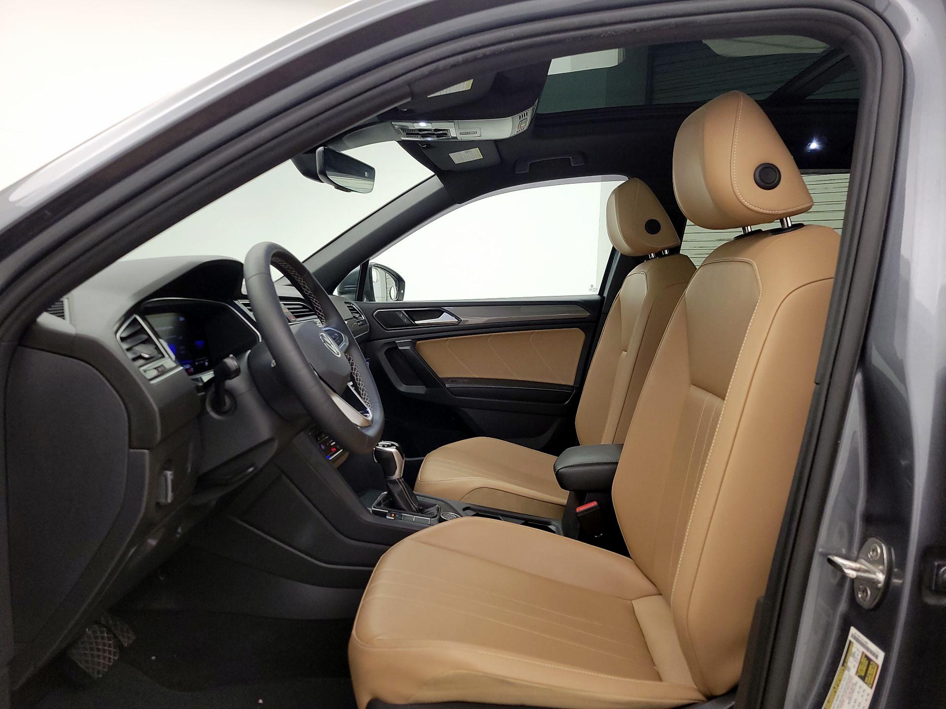 Thumbnail: 2022 Volkswagen Tiguan - 19