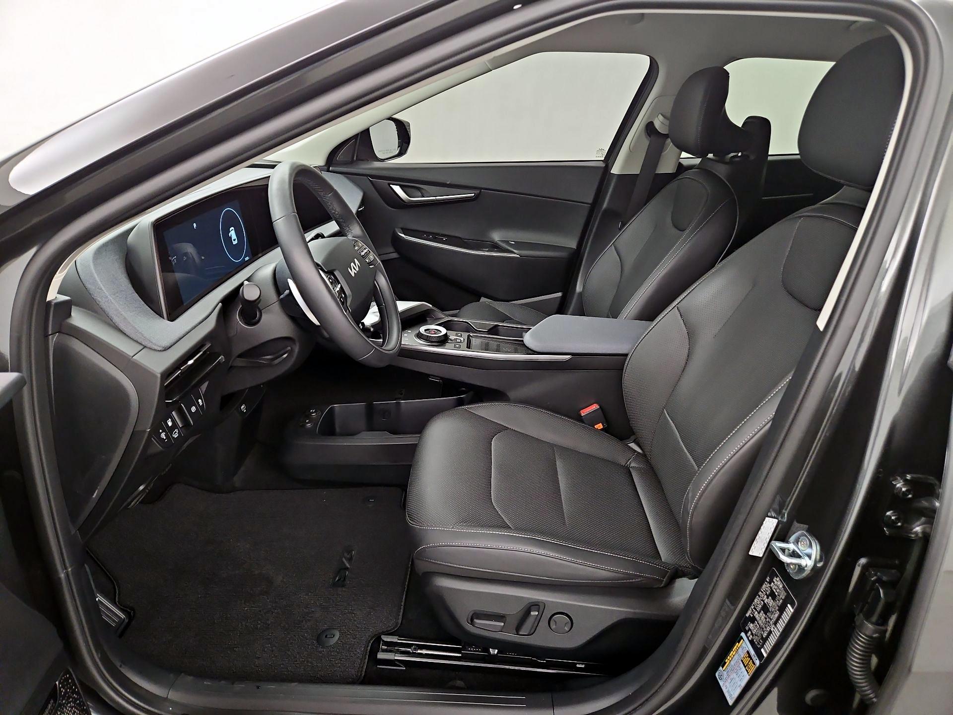 Thumbnail: 2023 Kia EV6 - 11