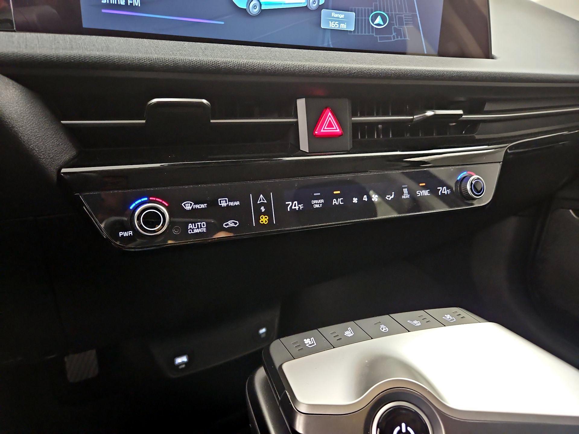 Thumbnail: 2023 Kia EV6 - 17