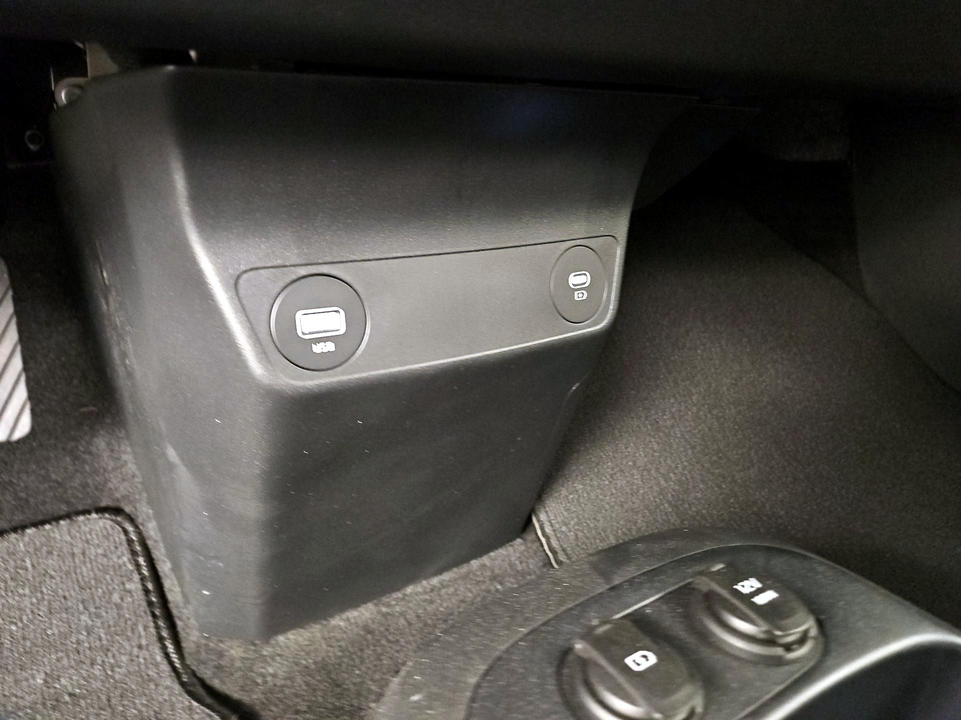 Thumbnail: 2023 Kia EV6 - 19