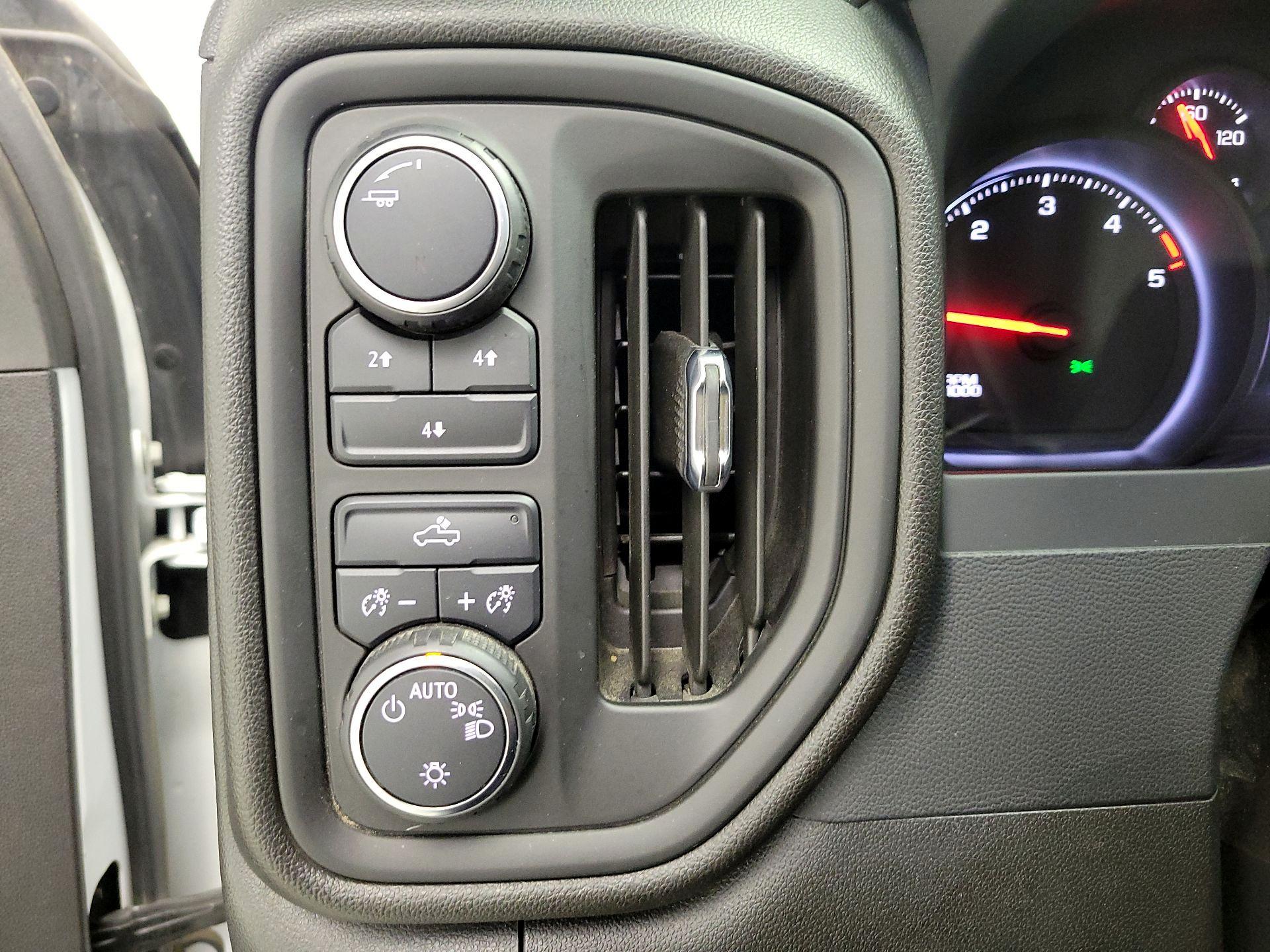 Thumbnail: 2022 Chevrolet Silverado 2500 - 13