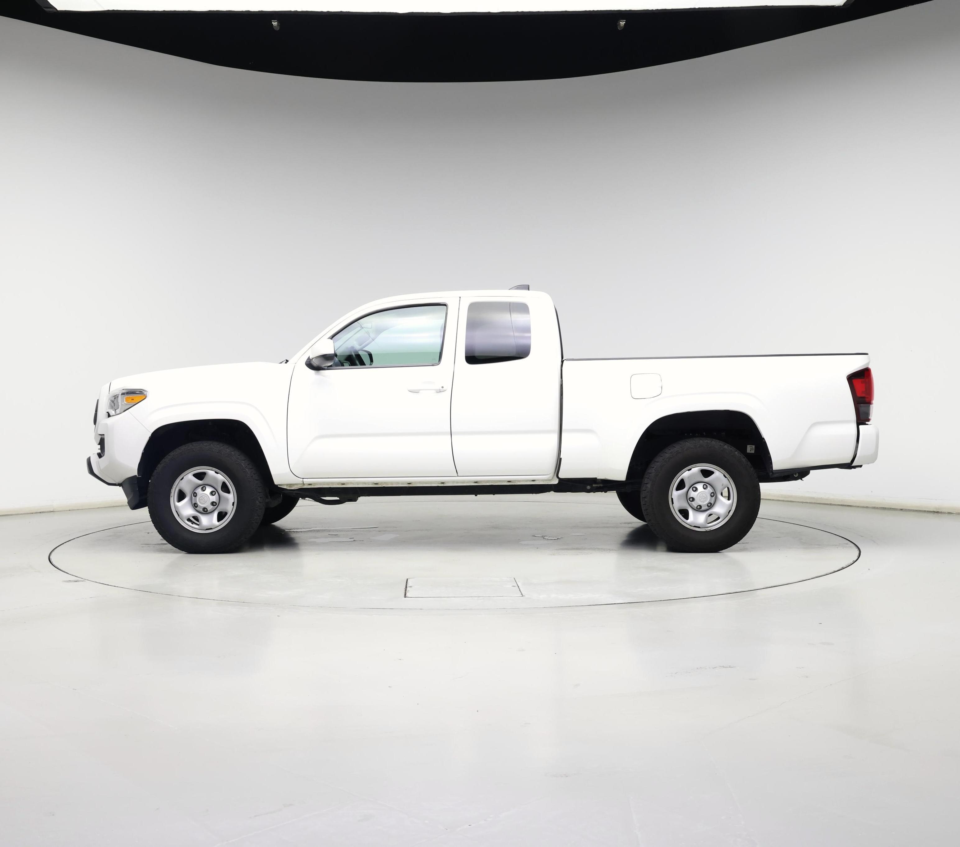 Thumbnail: 2021 Toyota Tacoma - 3