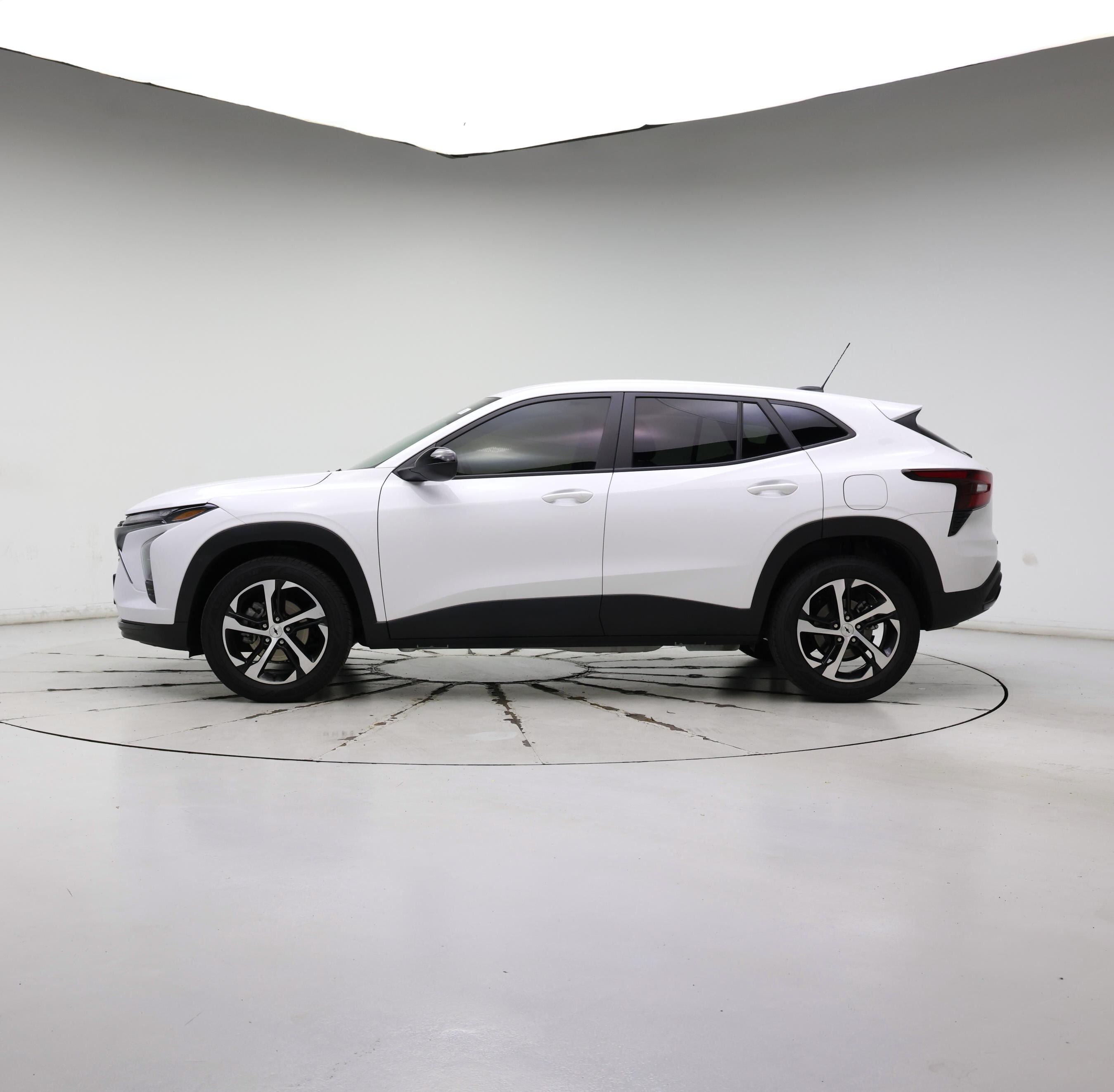 Thumbnail: 2024 Chevrolet Trax - 3