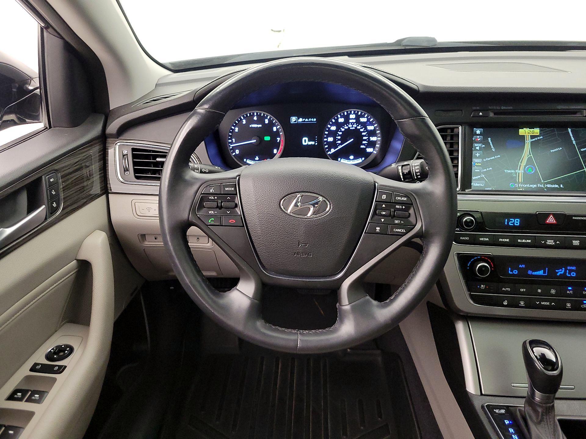 Thumbnail: 2015 Hyundai Sonata - 10