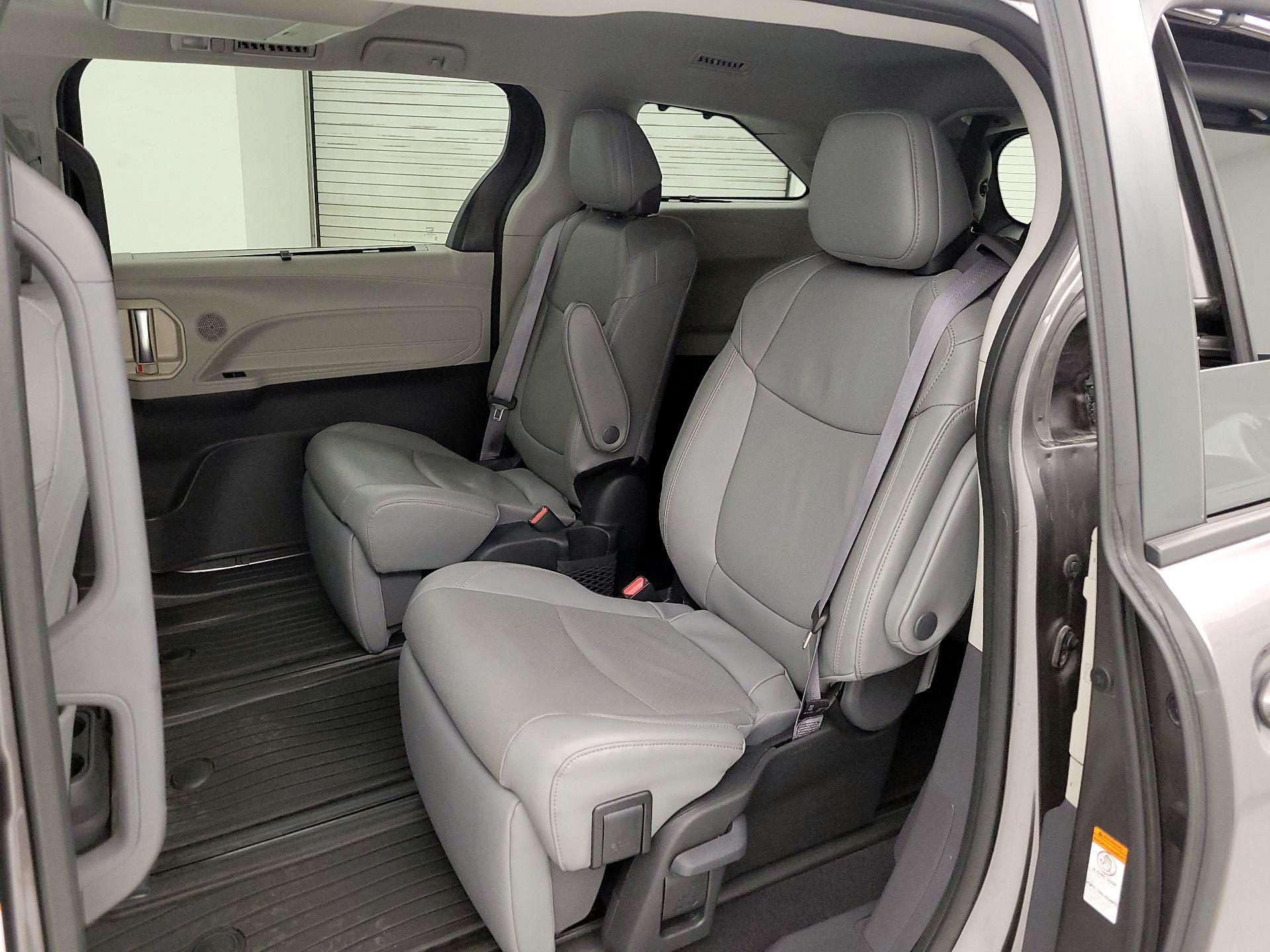 Thumbnail: 2024 Toyota Sienna - 20