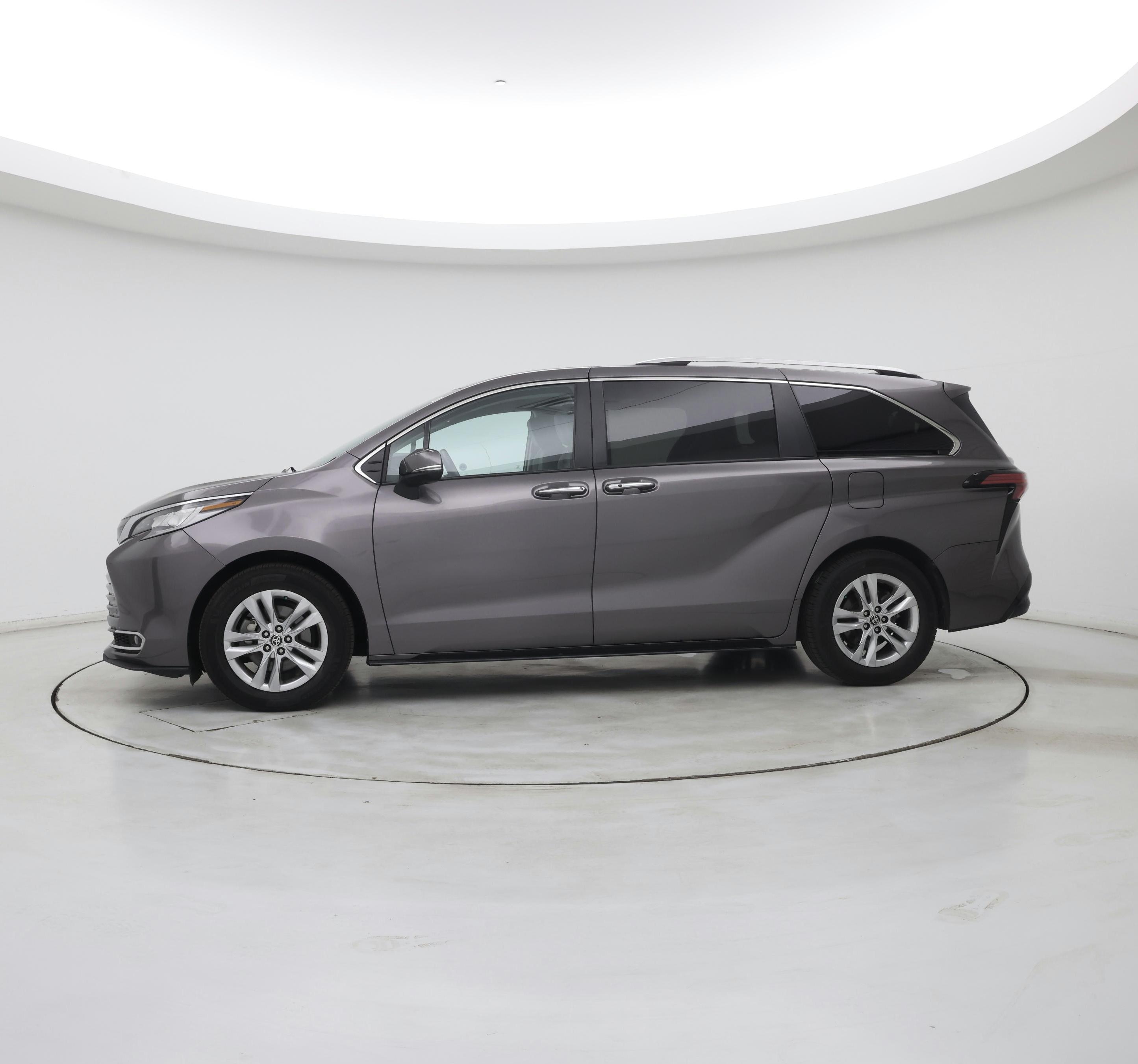 Thumbnail: 2024 Toyota Sienna - 3