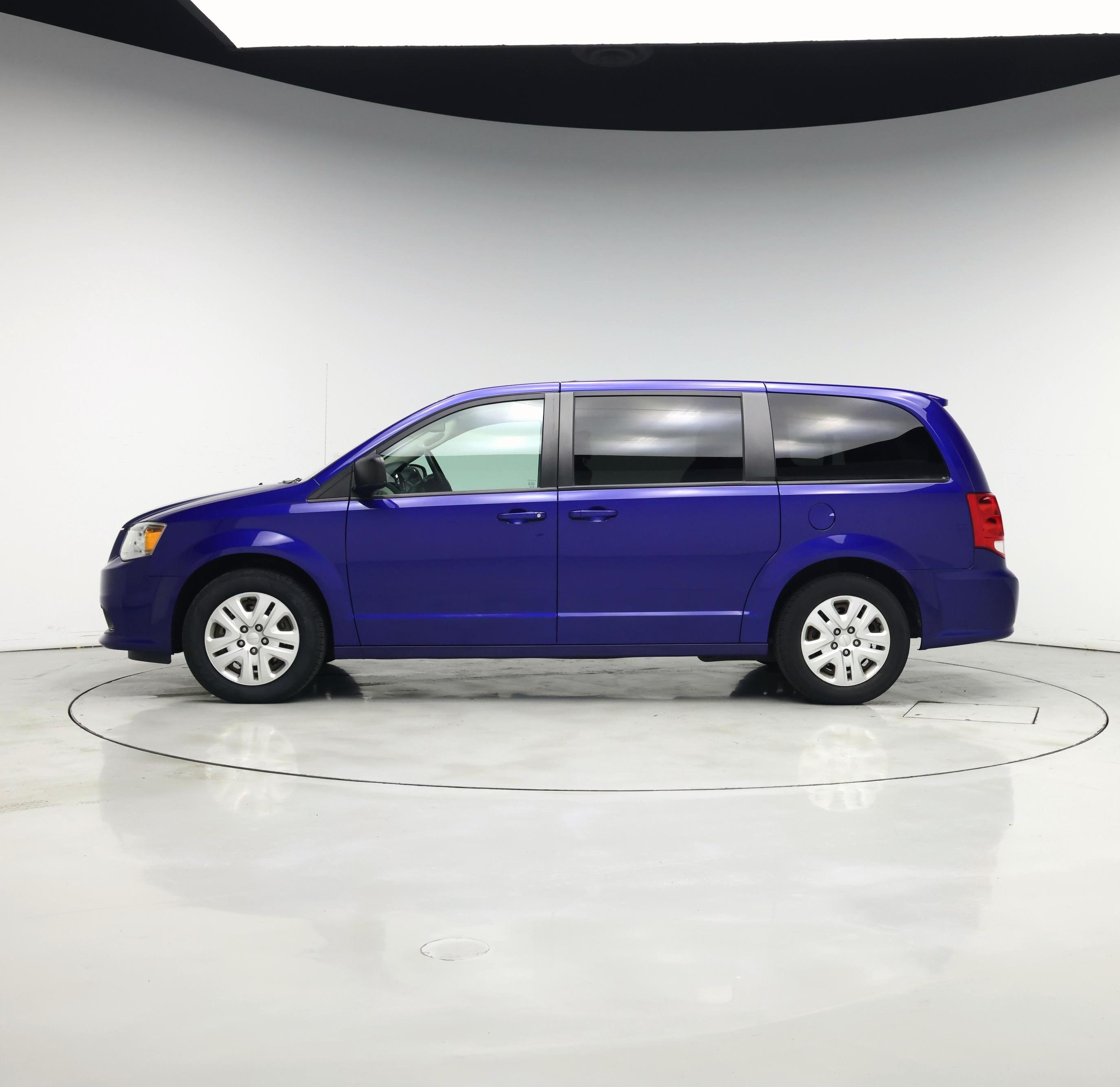 Thumbnail: 2018 Dodge Grand Caravan - 3