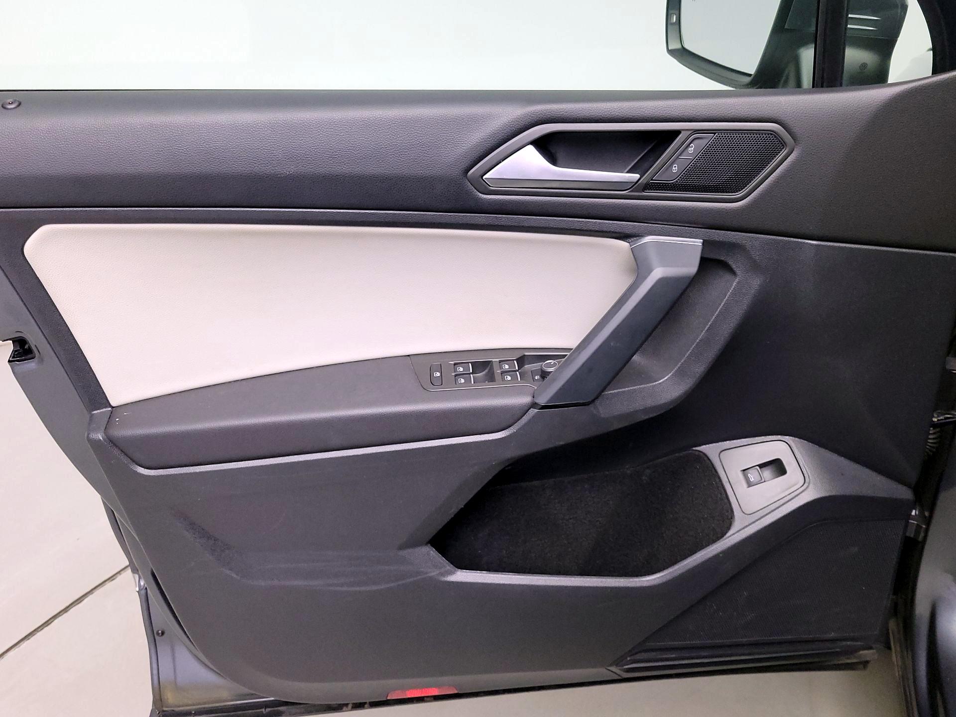 Thumbnail: 2019 Volkswagen Tiguan - 12