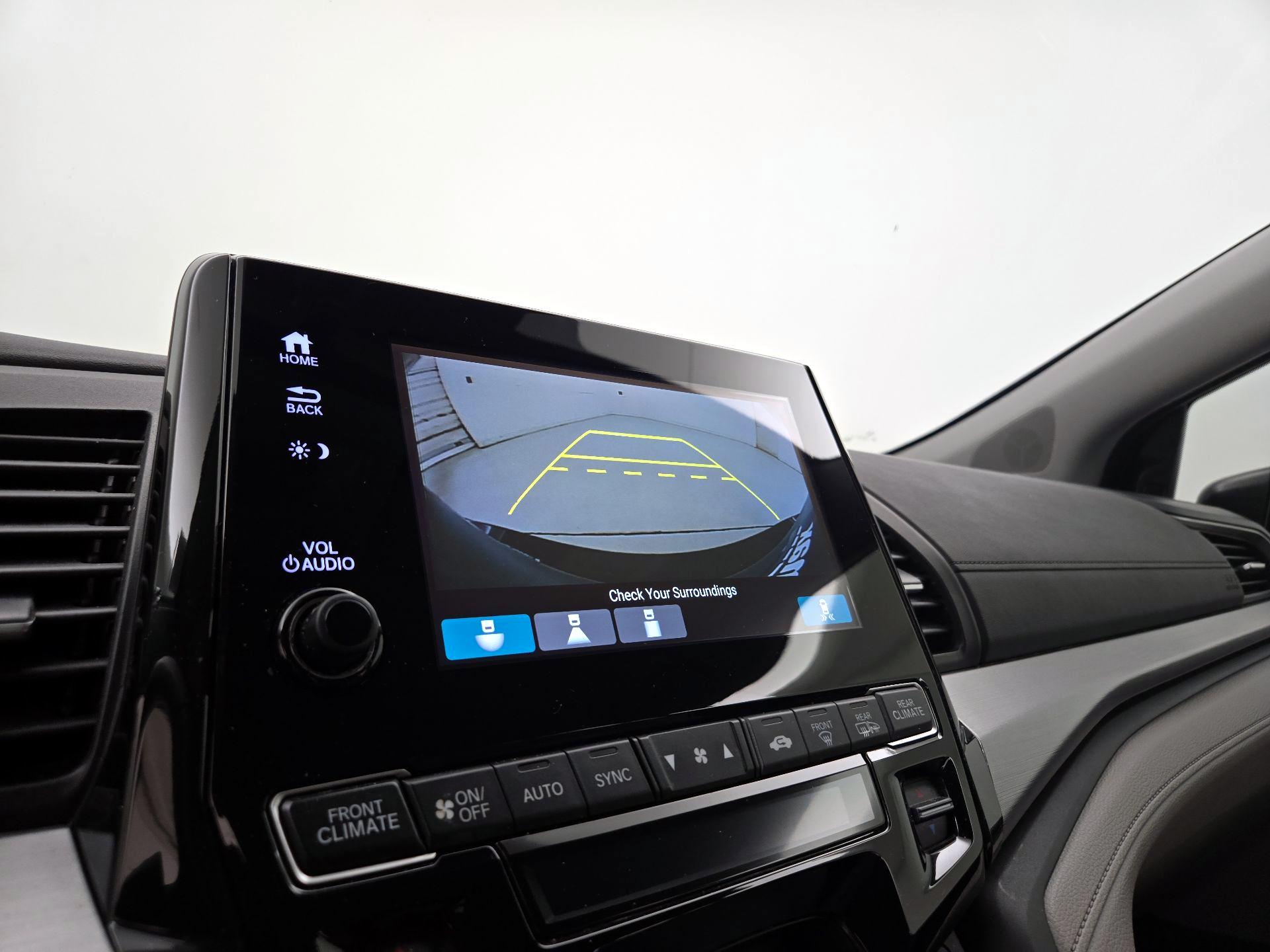 Thumbnail: 2018 Honda Odyssey - 14