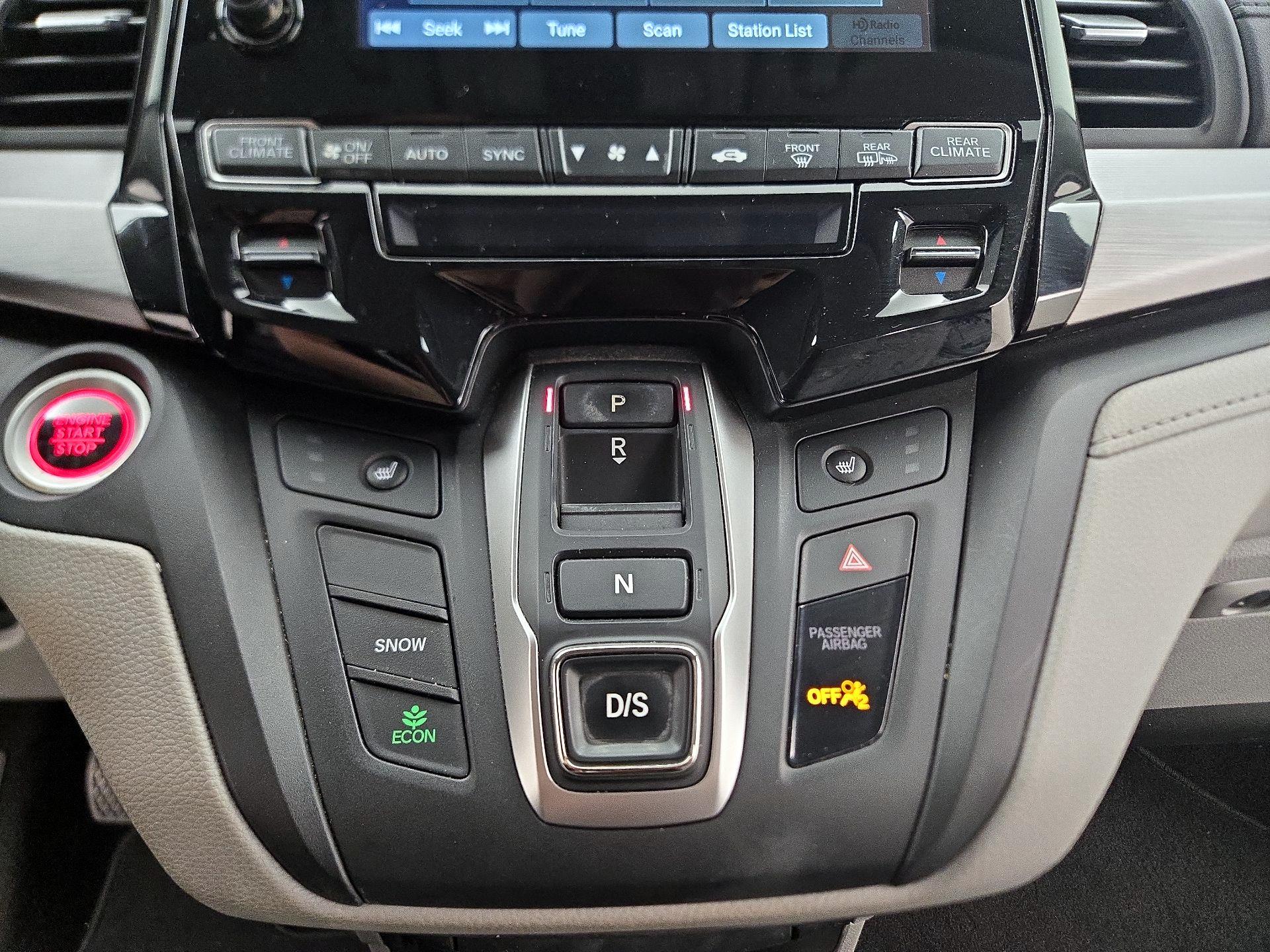 Thumbnail: 2018 Honda Odyssey - 17