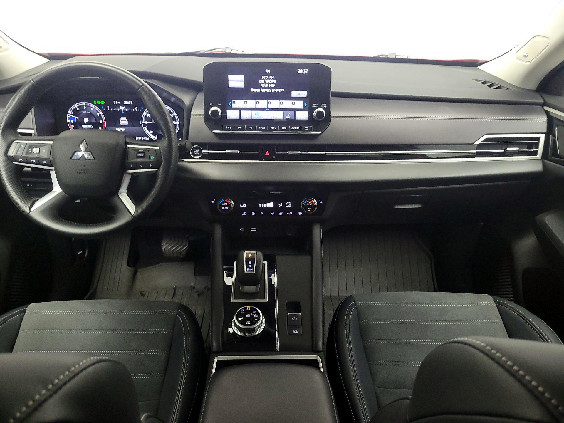 Thumbnail: 2024 Mitsubishi Outlander - 9