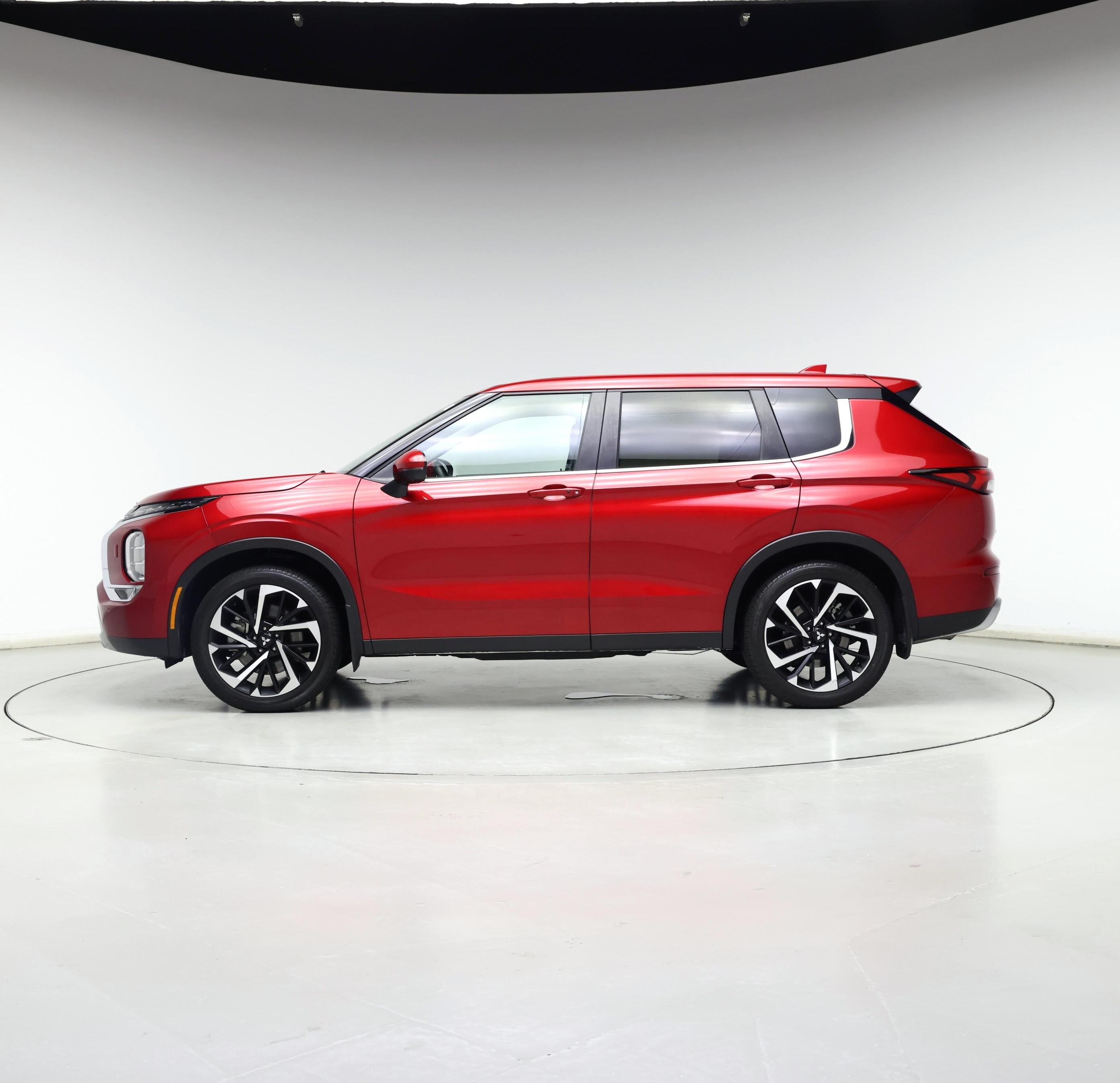 Thumbnail: 2024 Mitsubishi Outlander - 3