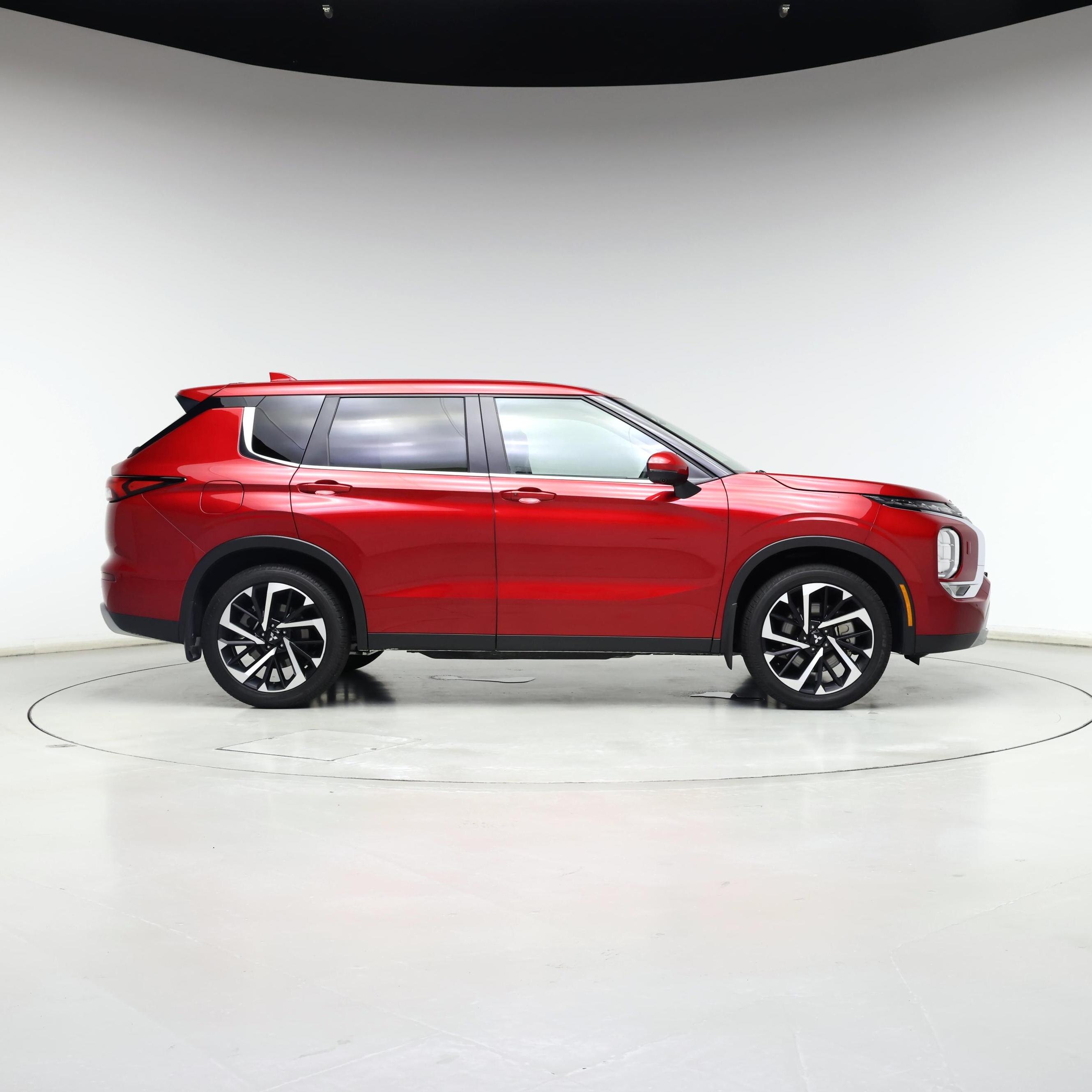 Thumbnail: 2024 Mitsubishi Outlander - 7