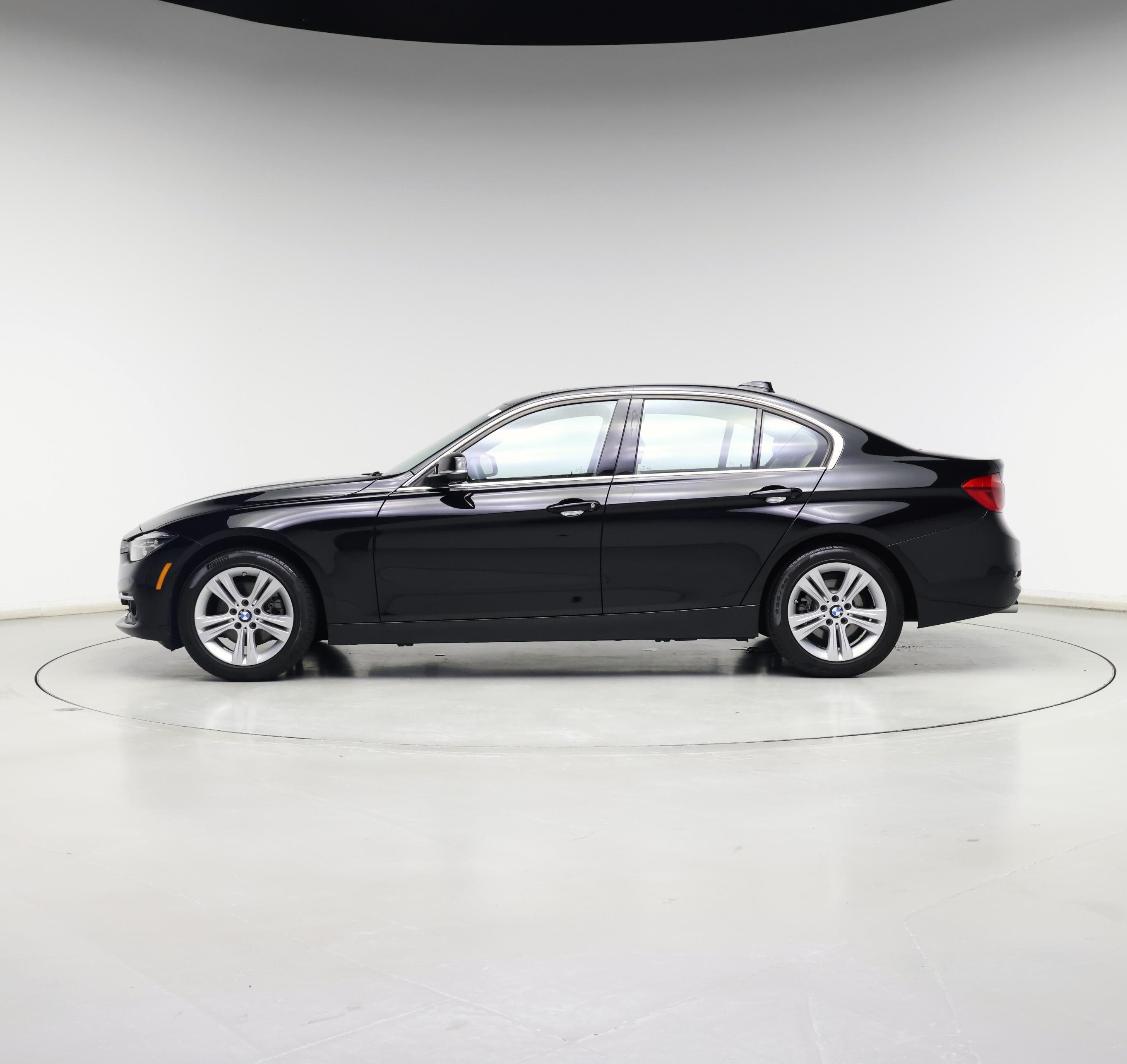 Thumbnail: 2018 BMW 3 Series - 3