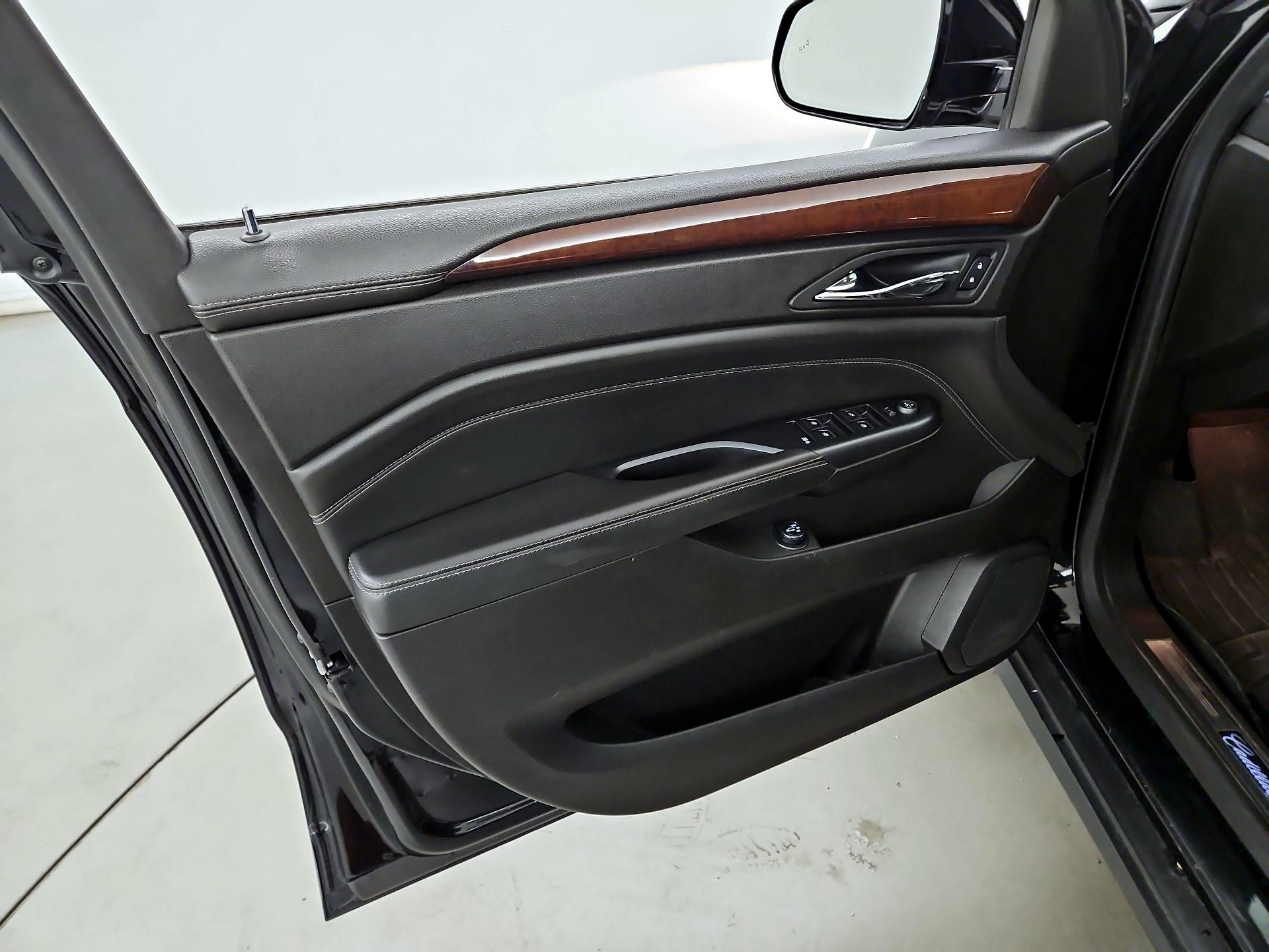 Thumbnail: 2015 Cadillac SRX - 12