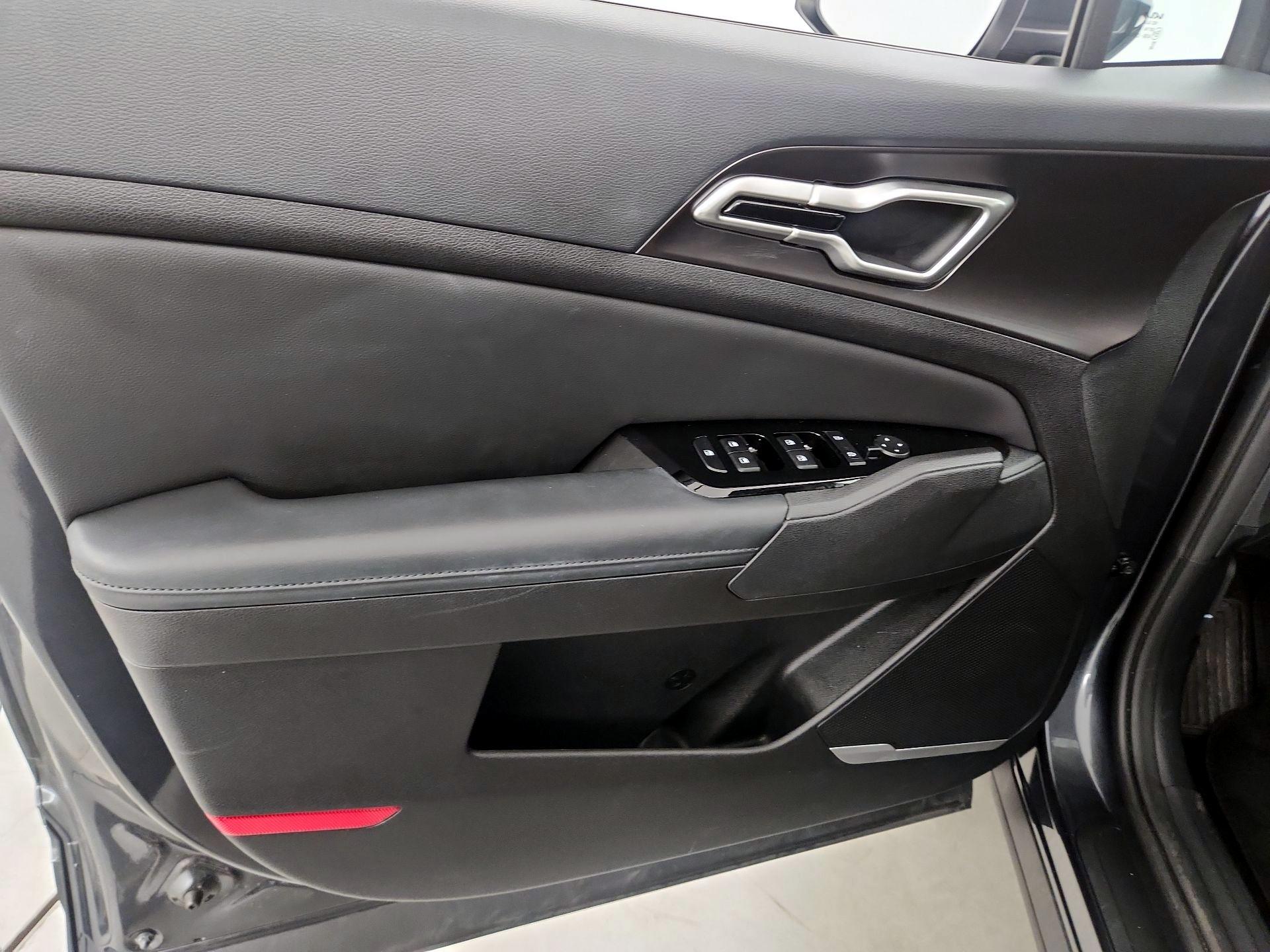 Thumbnail: 2023 Kia Sportage - 12