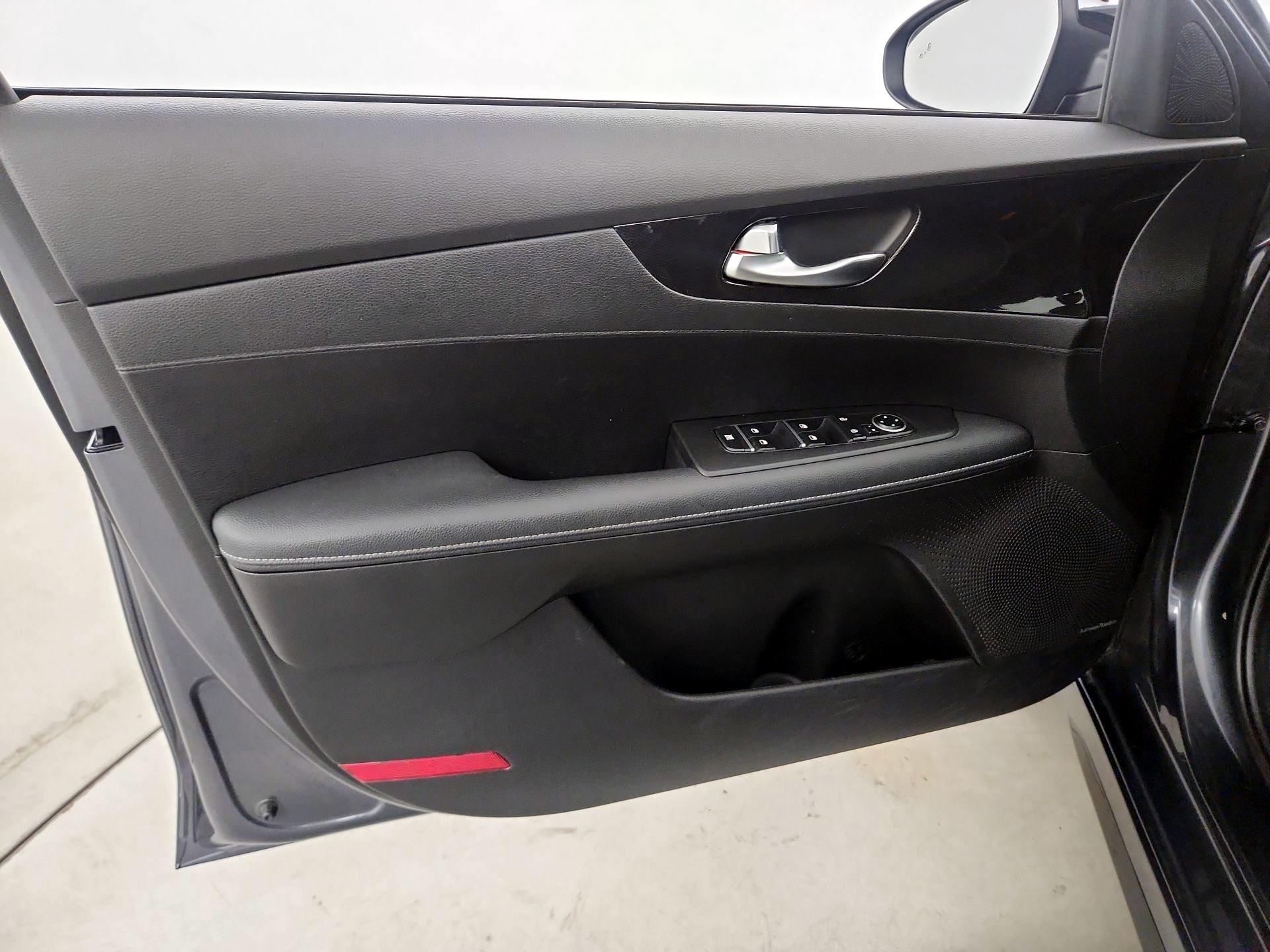 Thumbnail: 2023 Kia Forte - 12