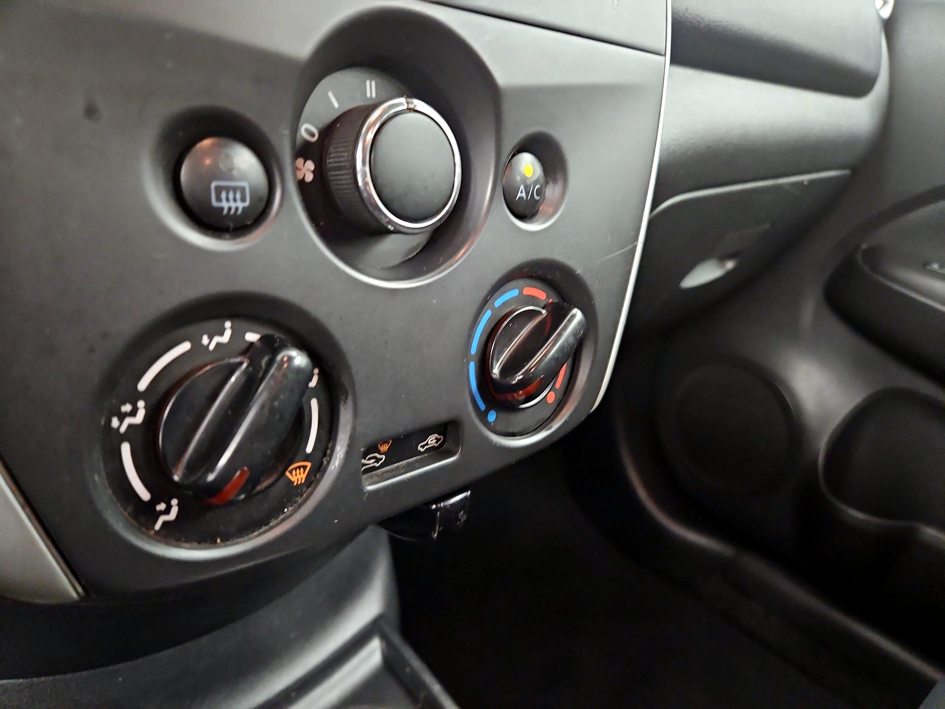 Thumbnail: 2016 Nissan Versa - 15