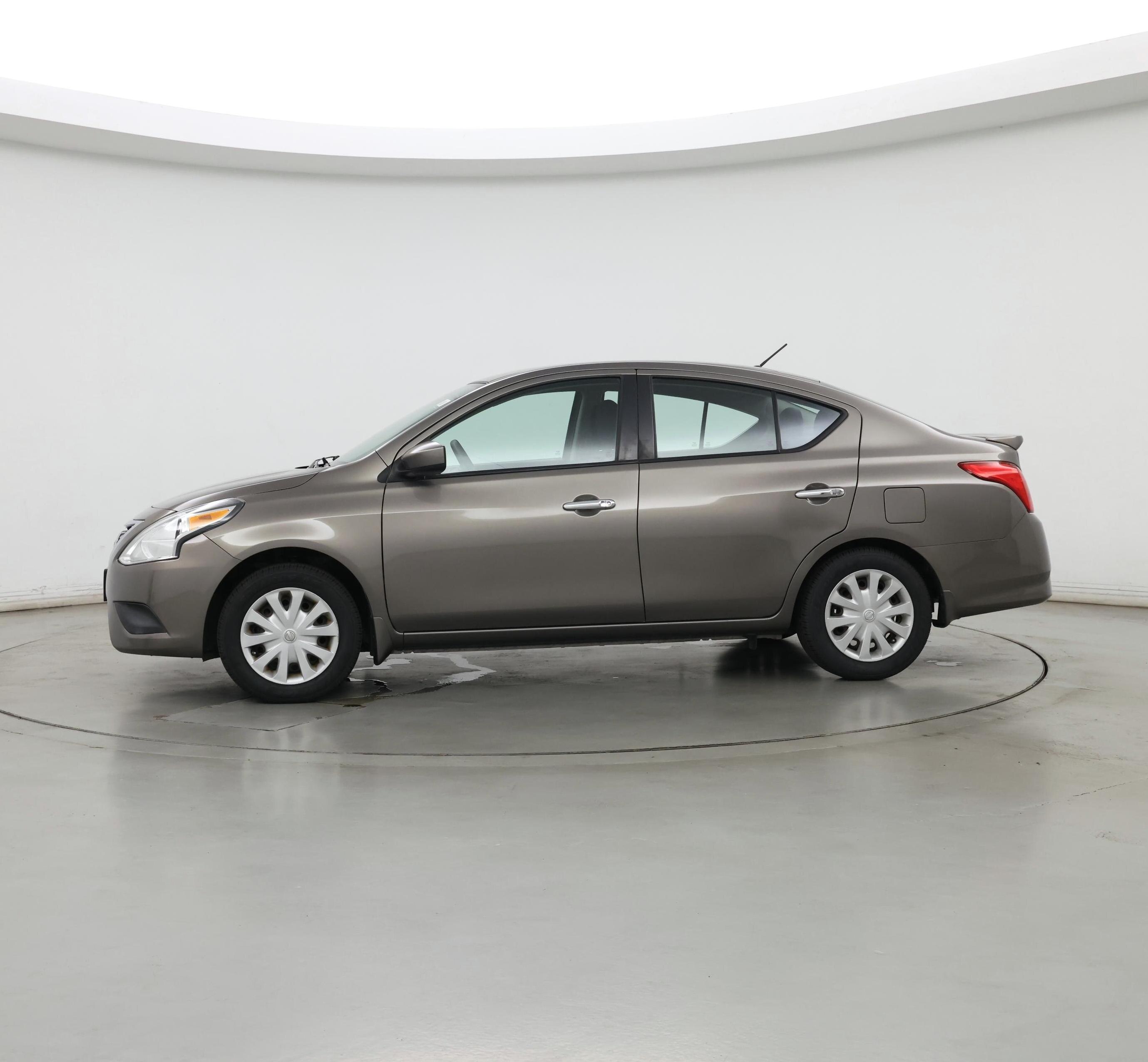 Thumbnail: 2016 Nissan Versa - 3