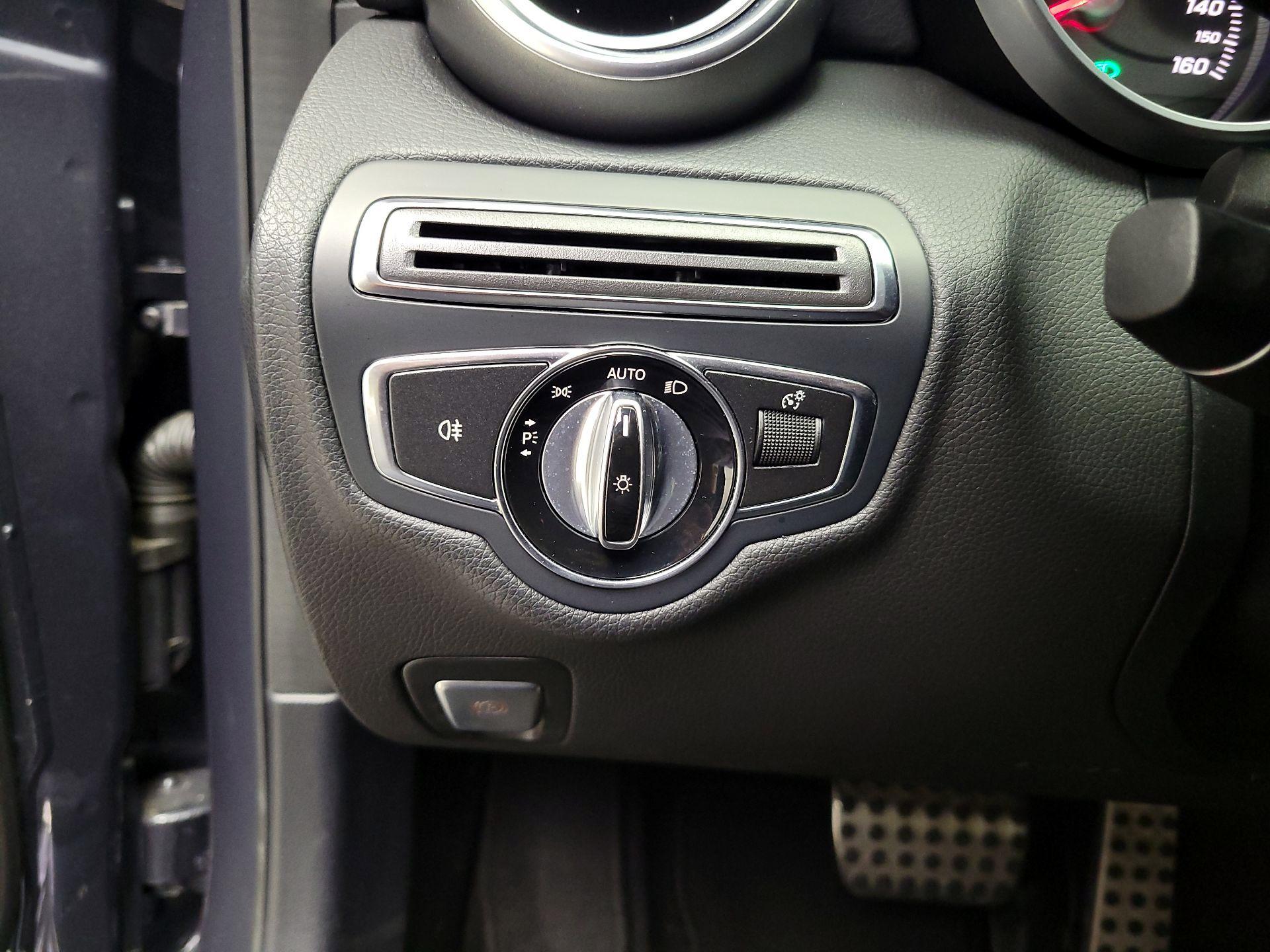 Thumbnail: 2015 Mercedes-Benz C-Class - 13