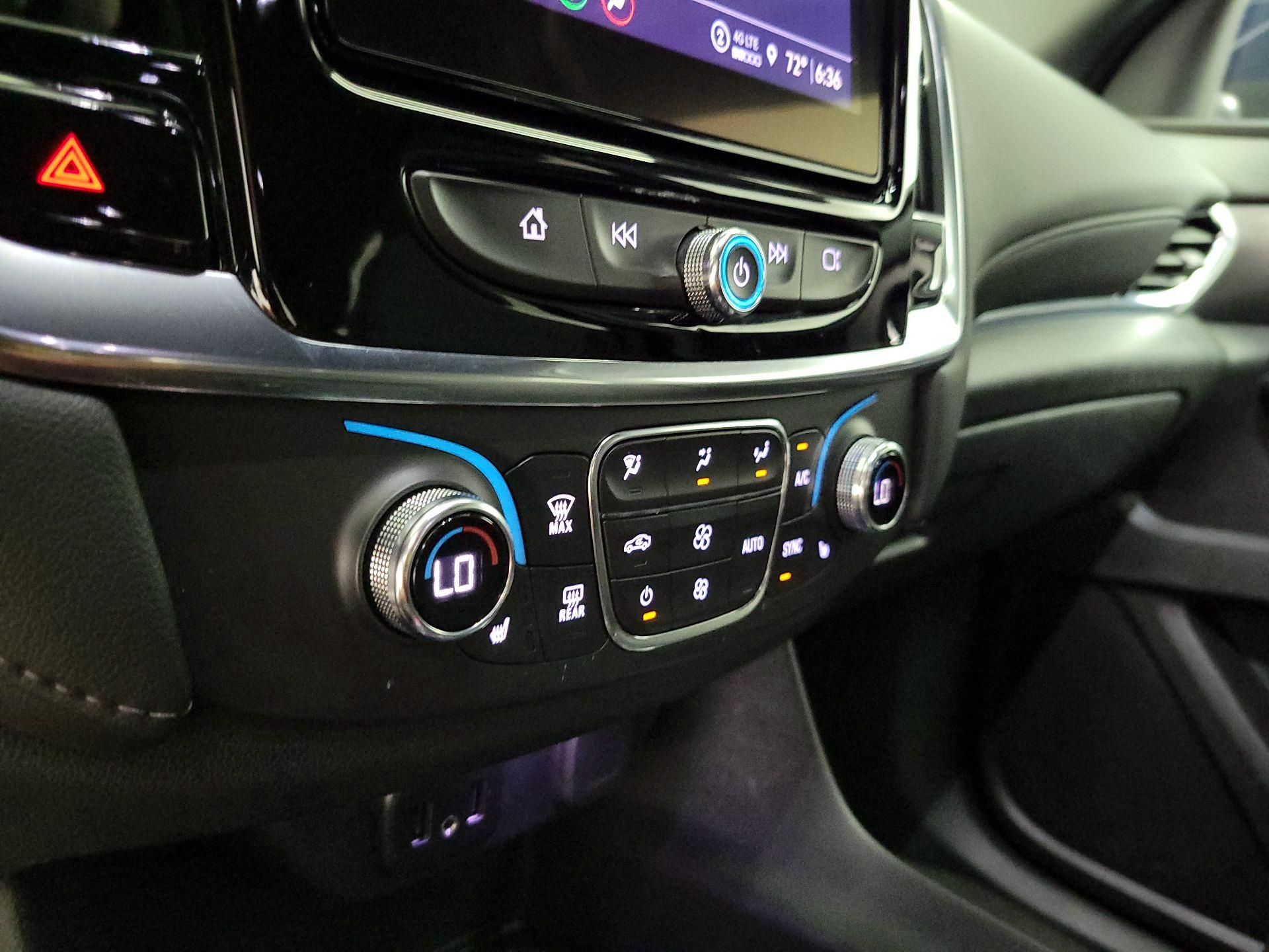 Thumbnail: 2022 Chevrolet Traverse - 16