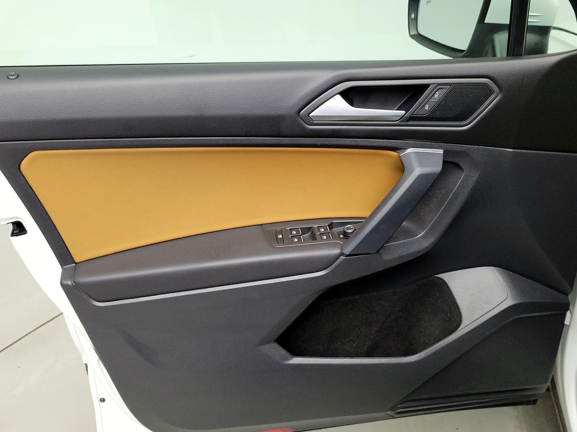 Thumbnail: 2019 Volkswagen Tiguan - 12